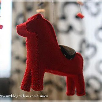 巧手易手作誌-嬰兒鞋與旋轉木馬