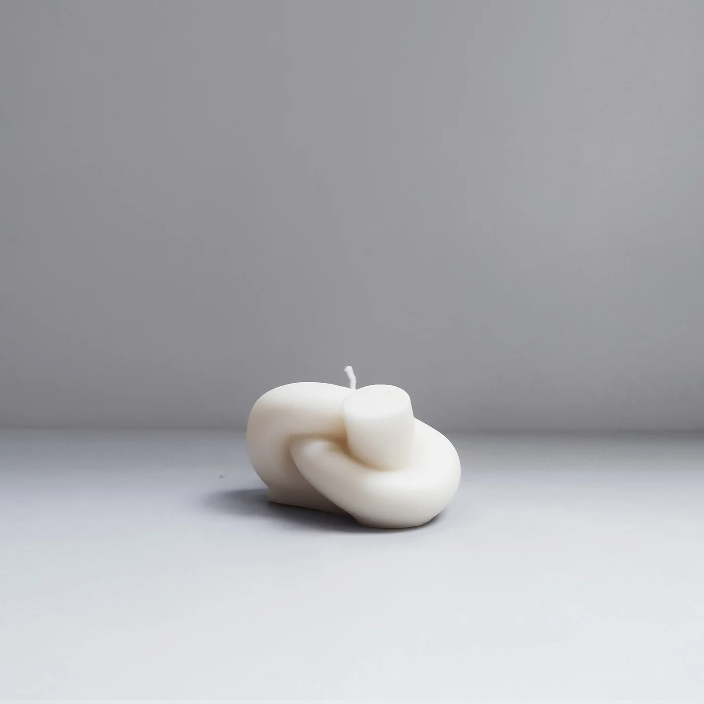 OVER HAND 繩結 | 造型手工天然大豆蠟燭 - 無味 - monochrome