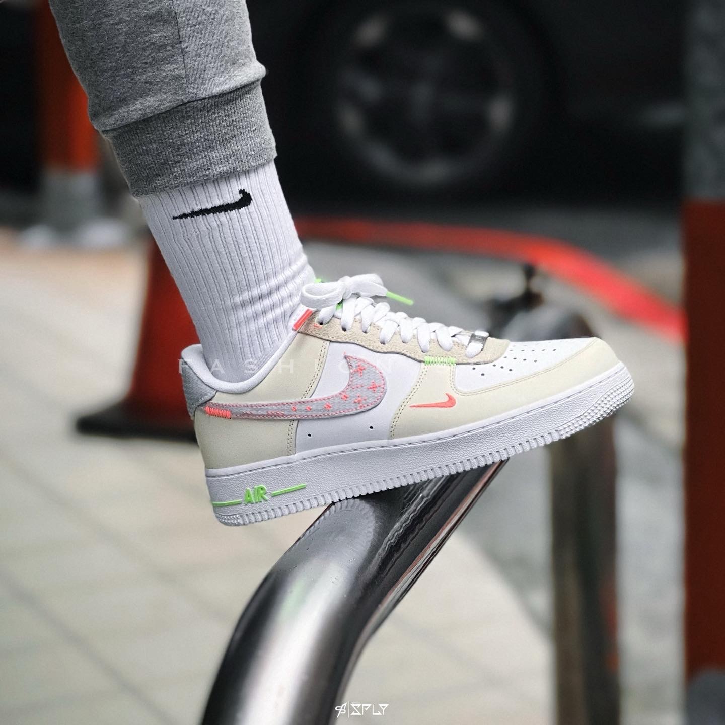 Nike Air Force 1 Low 螢光 奶油縫線 FB1852-111