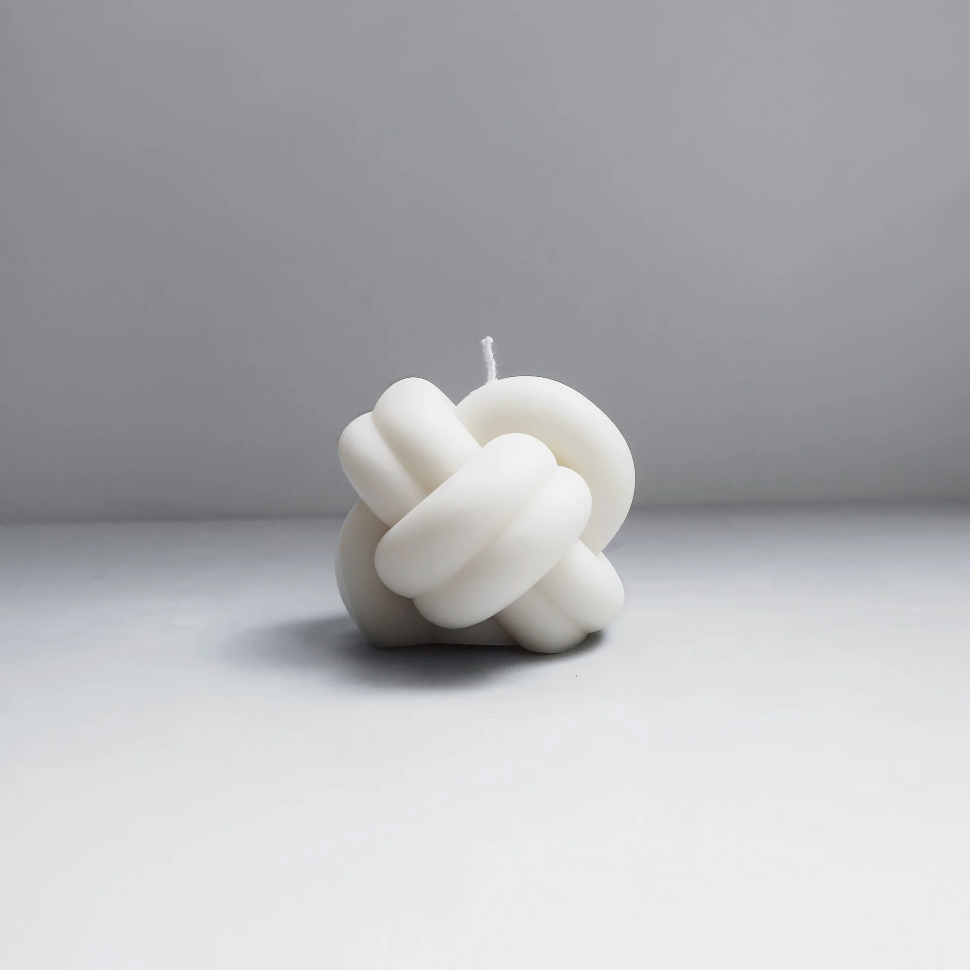 KNOT BALL 線球 | 造型手工天然大豆蠟燭 - 無味 - monochrome