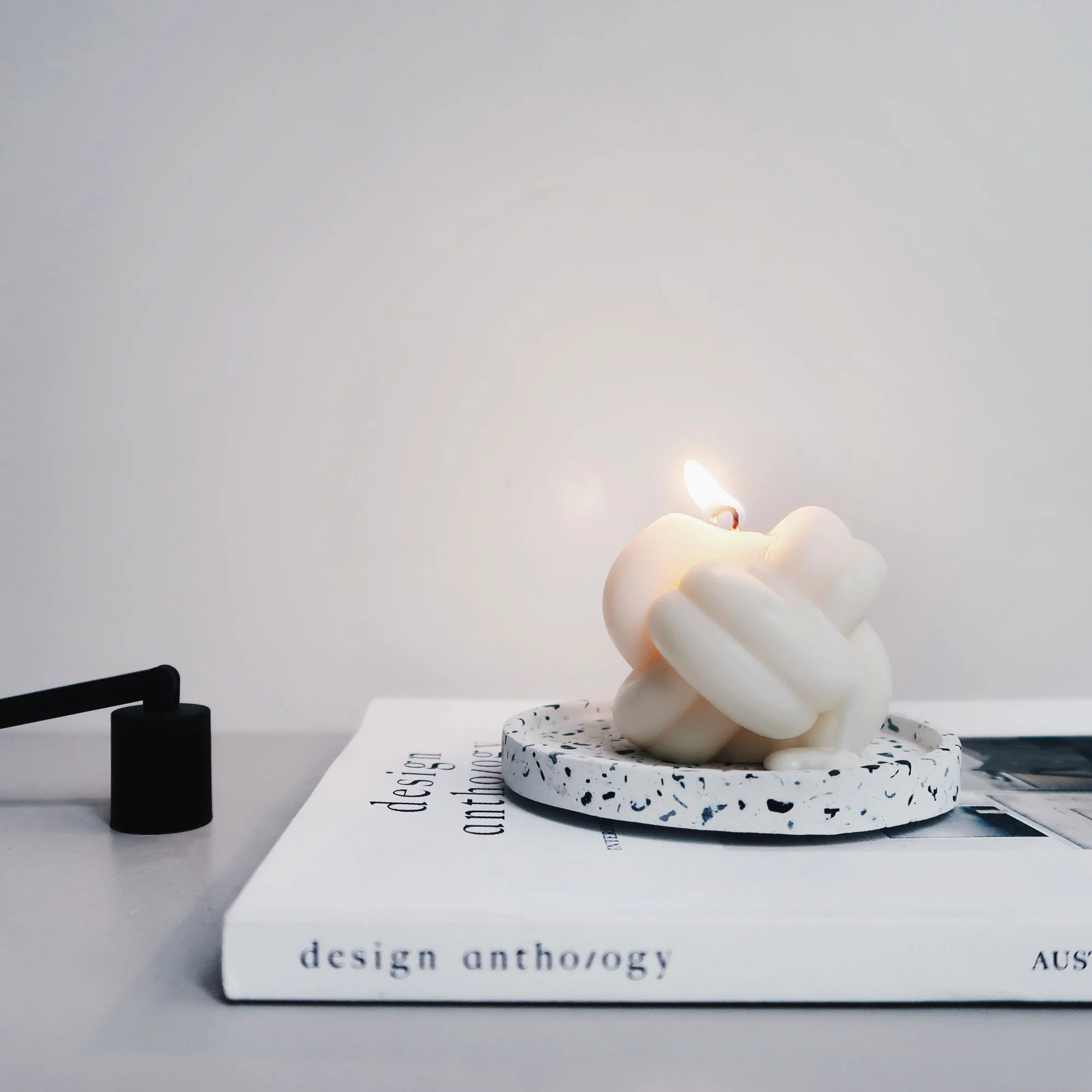 KNOT BALL 線球 | 造型手工天然大豆蠟燭 - 無味 - monochrome