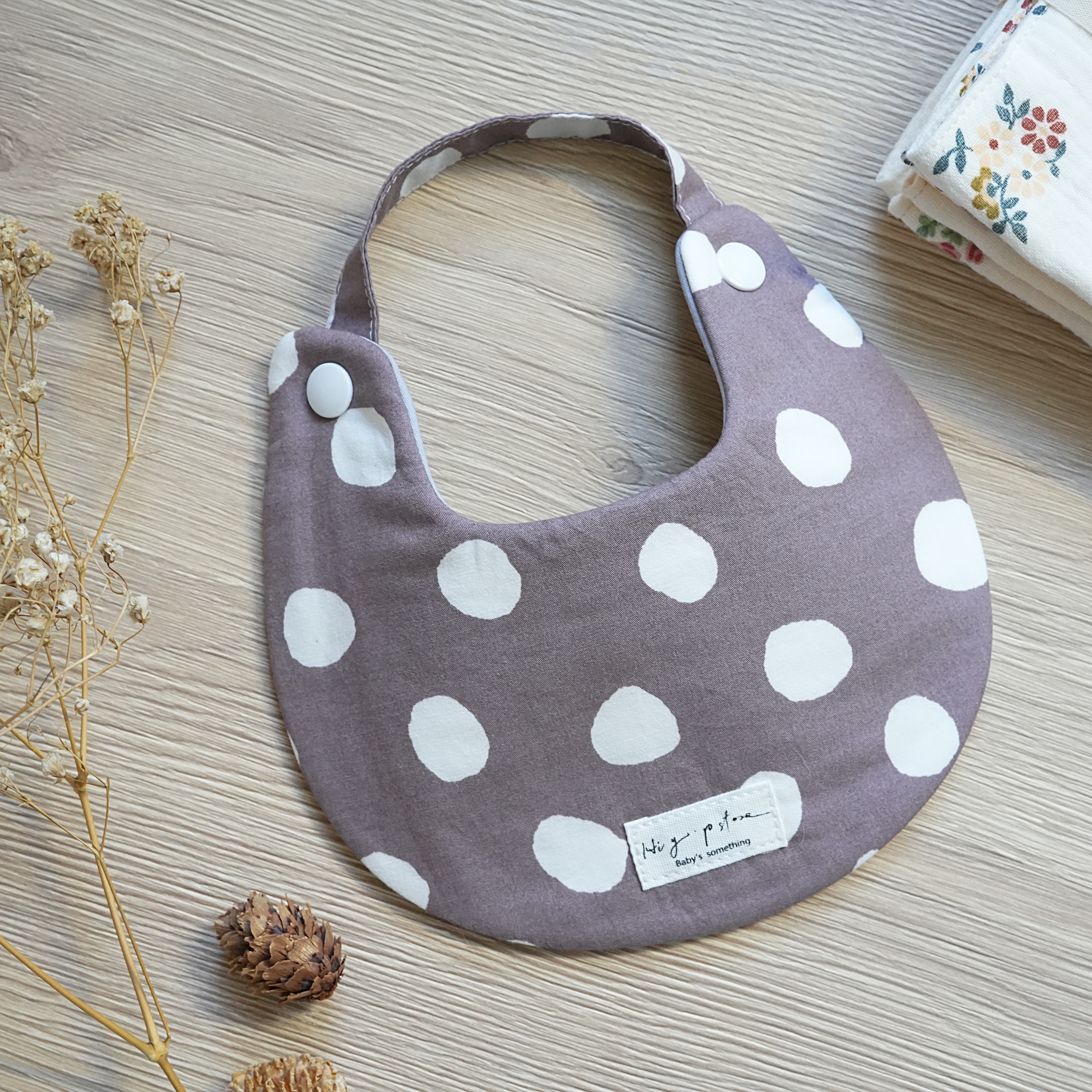 Hi Y.P store-手作圍兜-棕底波點