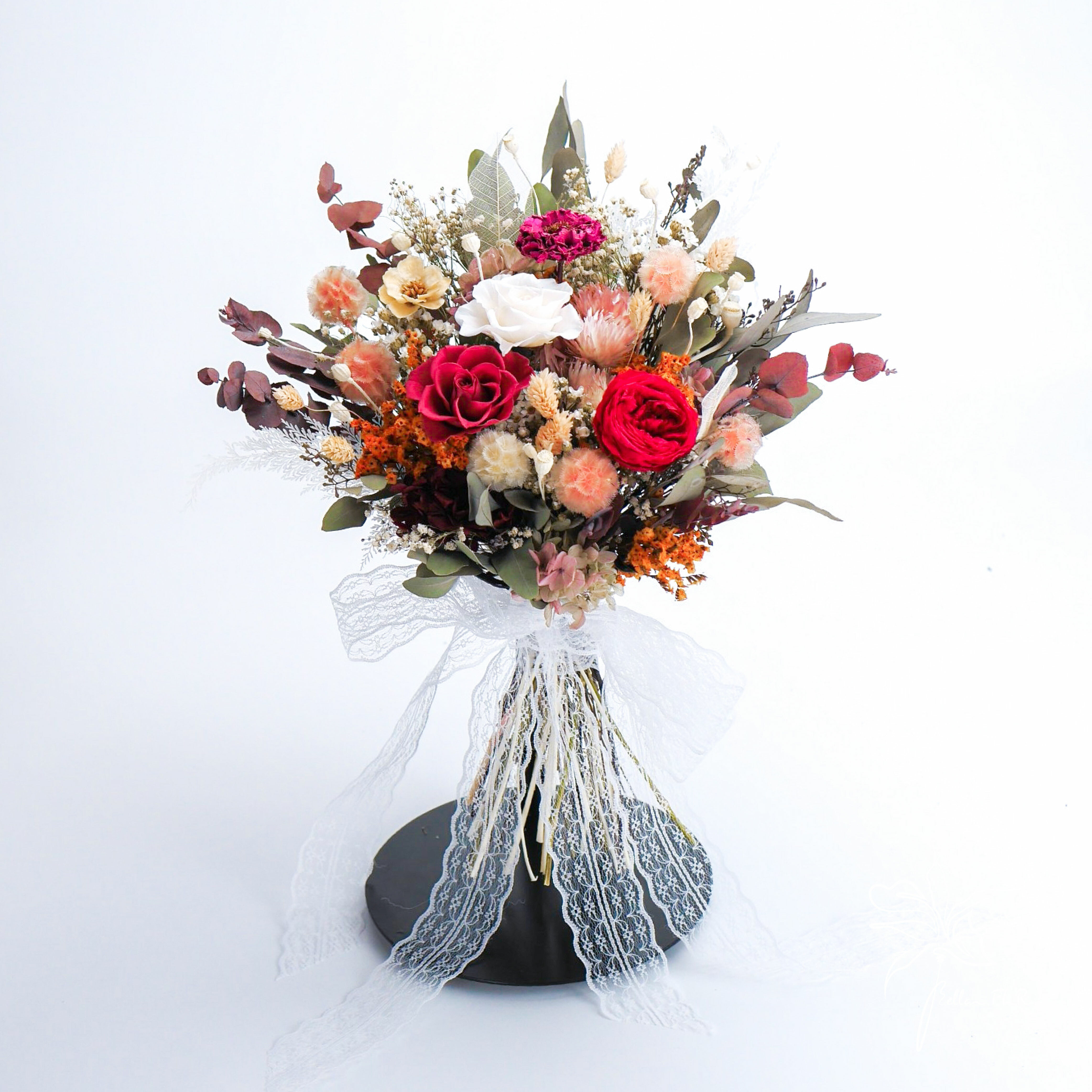 【愛語呢喃】3朵永生主花中型捧花