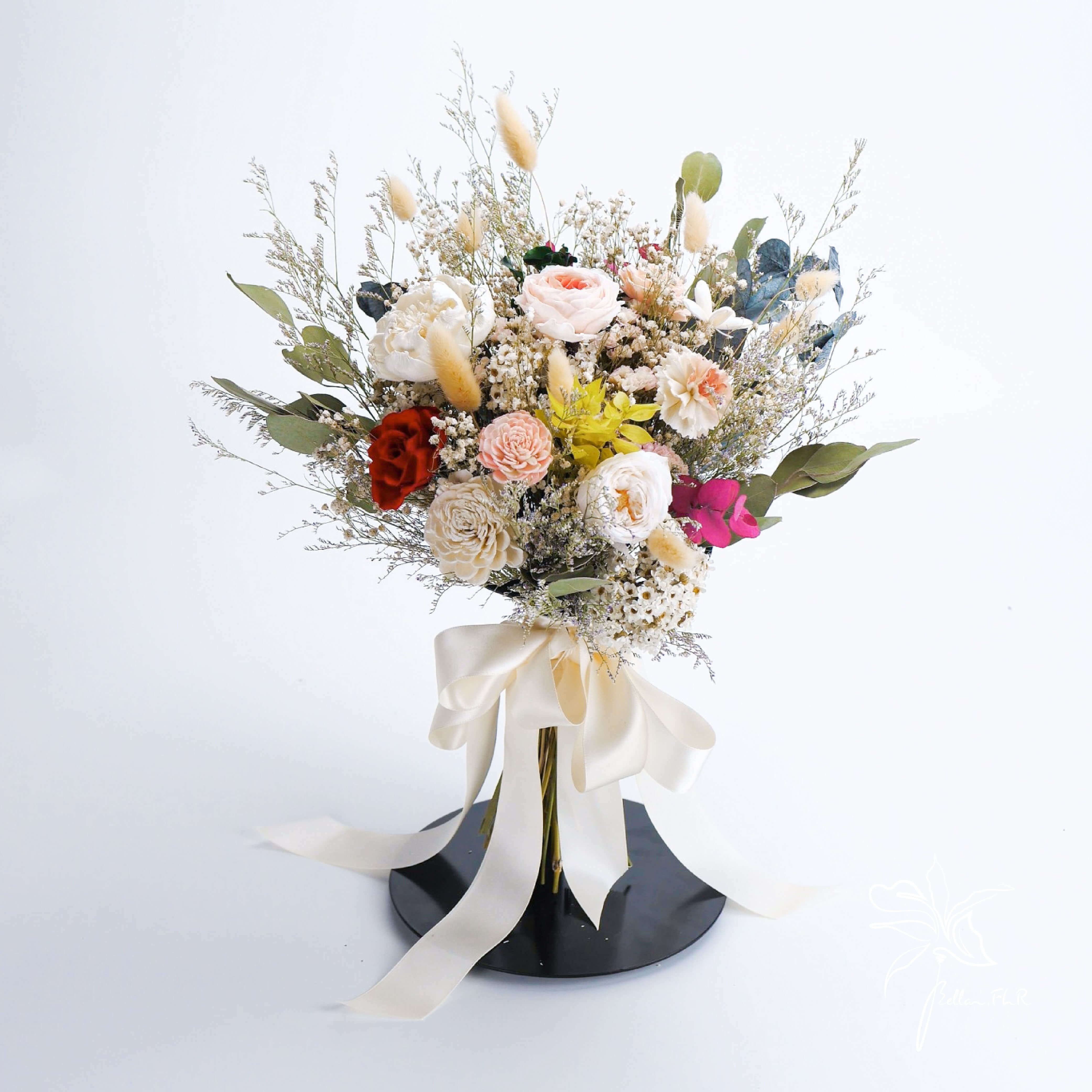 【浪漫日誌】3朵永生主花中型捧花