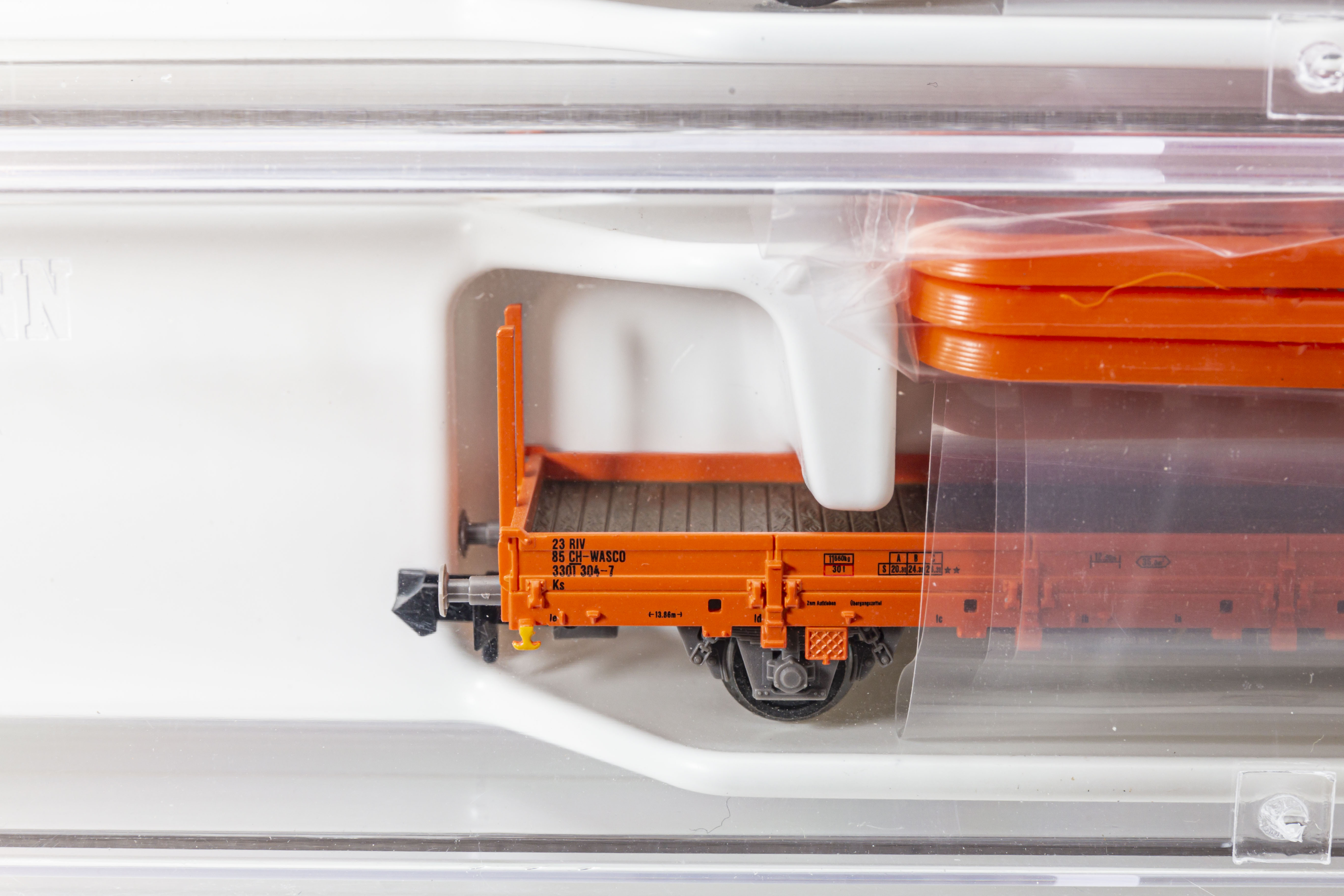 Fleischmann 825752 N Set of two swivel stake wagons, type Ks, of the Wascosa