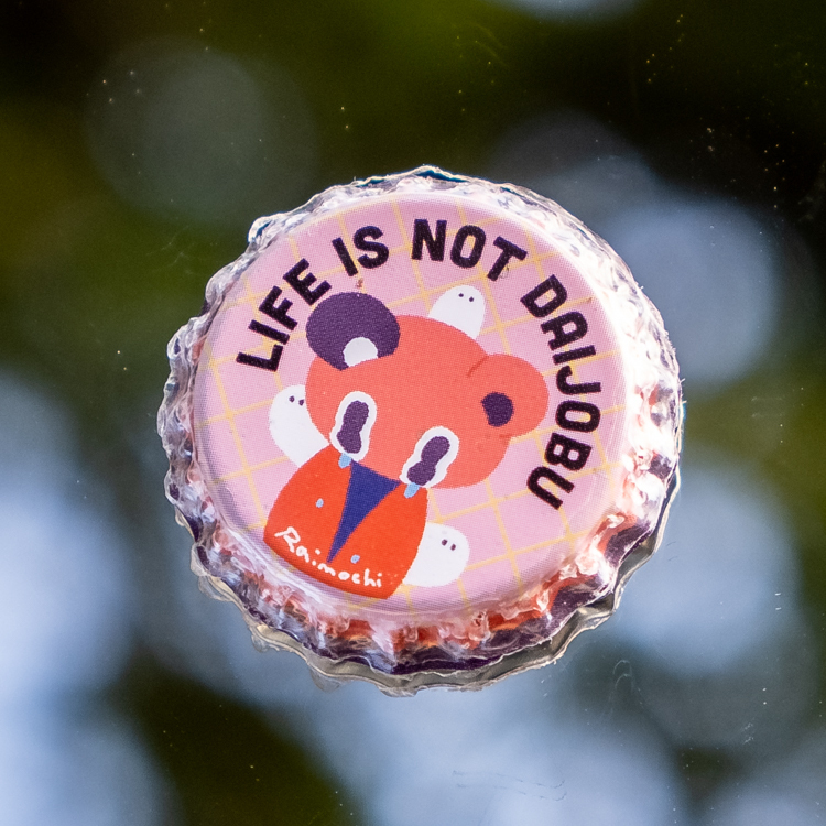 Raimochi｜瓶蓋徽章｜Life is not daijobu