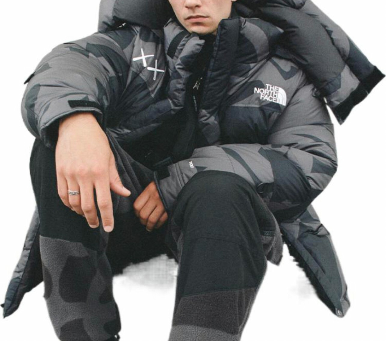 國外代購THE NORTH FACE,KAWS羽絨保暖外套 NF0A7WLT-7H4