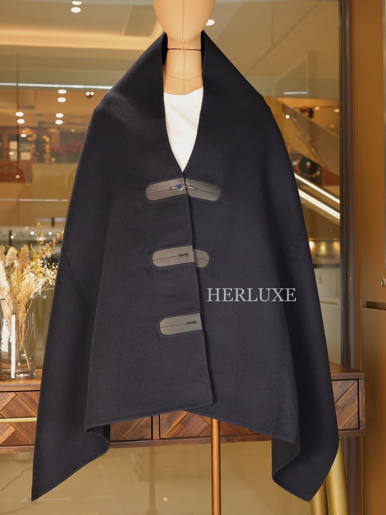 Etole boutonnières cachemire et cuir double face bleu noir 75 x 200cm