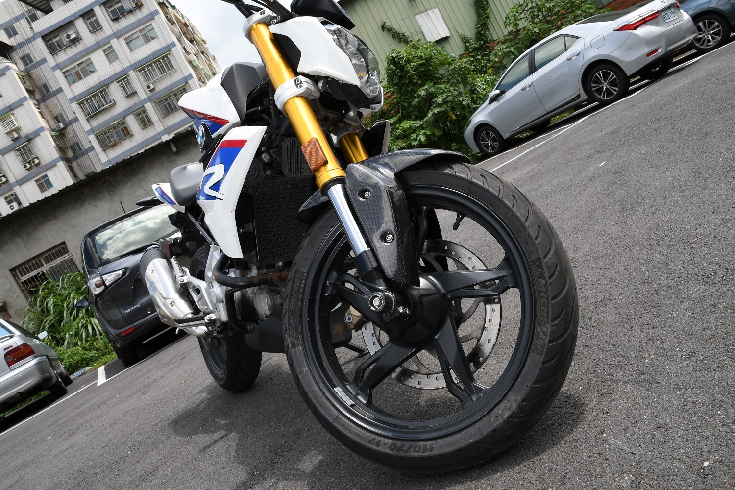 Carbon Fiber Front Fender for BMW Motorrad G 310 R