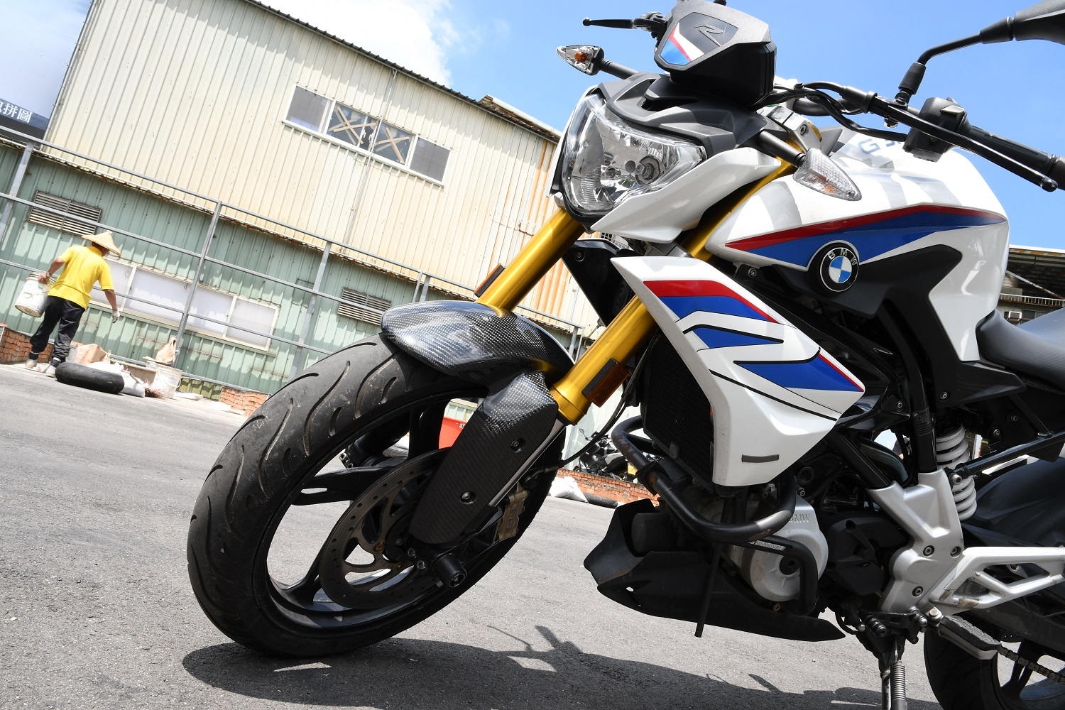 Carbon Fiber Front Fender for BMW Motorrad G 310 R