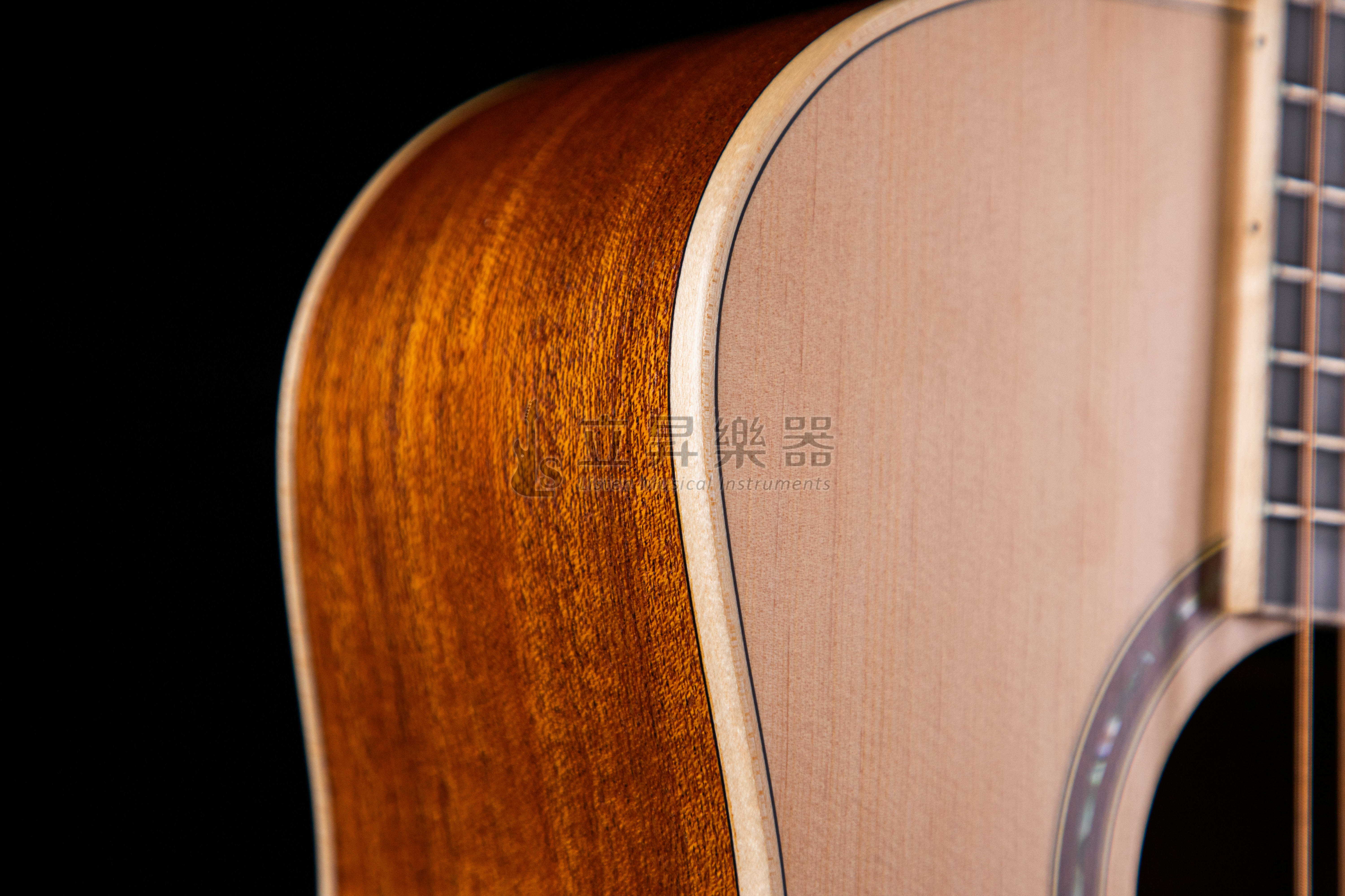 METRIC 霧面 雲杉木面單板 桃花心木側背板 GA桶缺角 木吉他 附琴袋、配件 ｜ MTC-40GAS 40吋 METRIC 霧面 雲杉木面單板 桃花心木側背板 GA桶缺角 木吉他 附琴袋、配件 ｜ MTC-40GAS 40吋 / MTC-41GAS 41吋 第 6 張圖片｜三峽吉他 / Bass