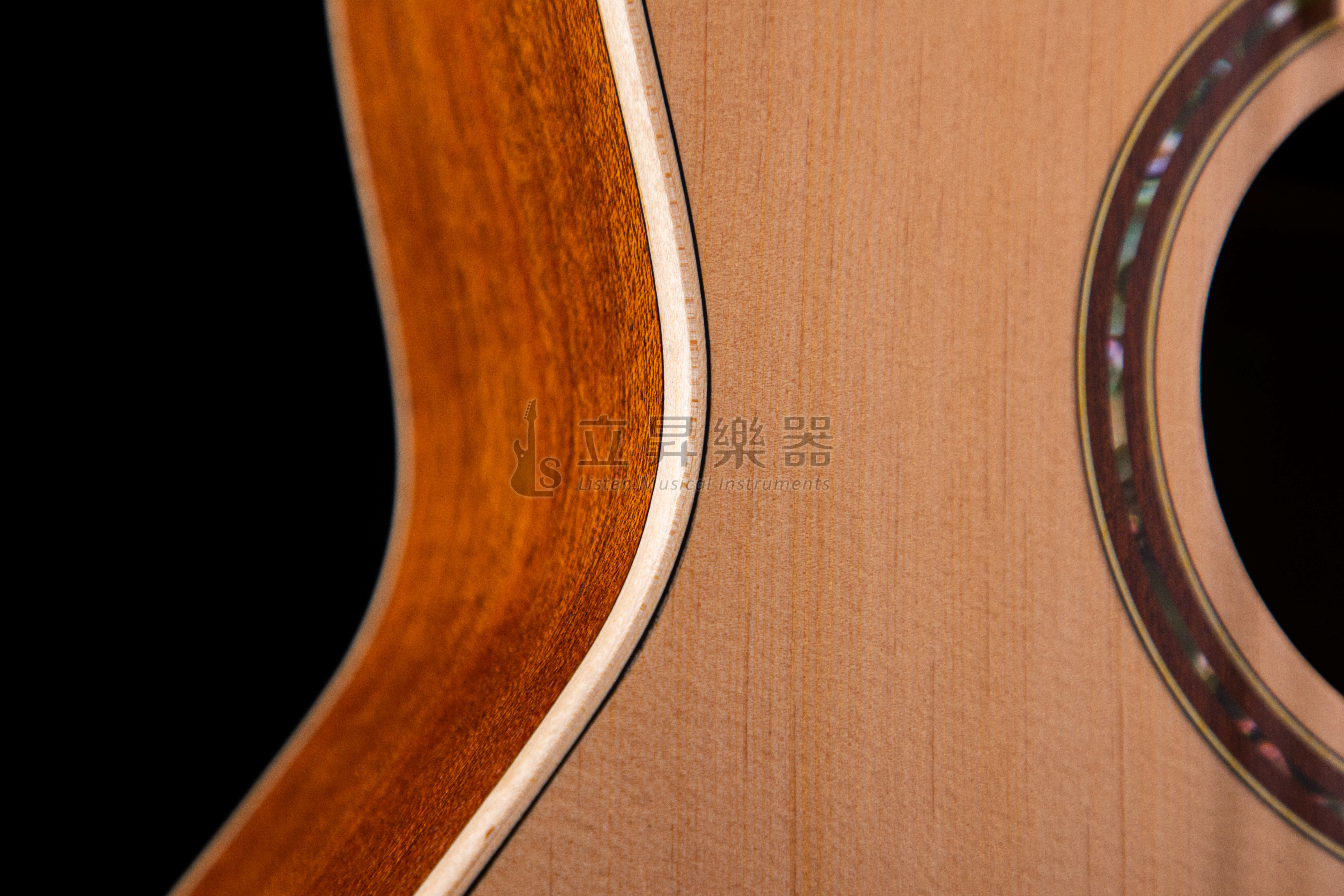 METRIC 霧面 雲杉木面單板 桃花心木側背板 GA桶缺角 木吉他 附琴袋、配件 ｜ MTC-40GAS 40吋 METRIC 霧面 雲杉木面單板 桃花心木側背板 GA桶缺角 木吉他 附琴袋、配件 ｜ MTC-40GAS 40吋 / MTC-41GAS 41吋 第 5 張圖片｜三峽吉他 / Bass