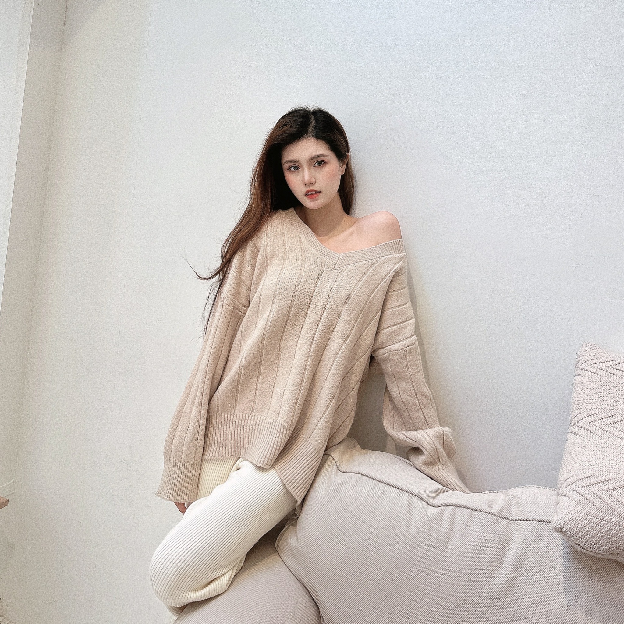 羊絨V領親膚針織毛衣/三色