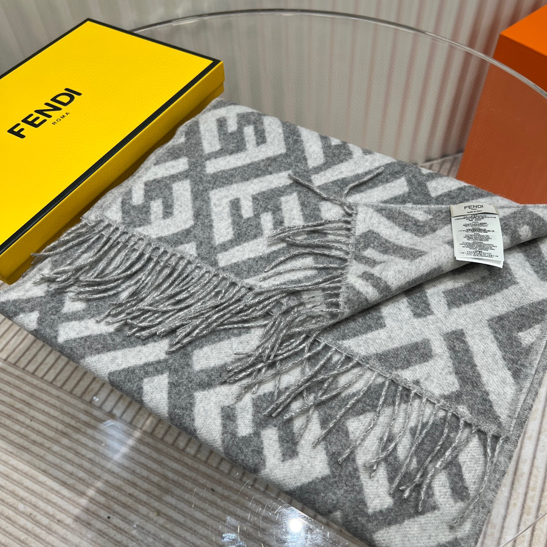 Fendi scarf discount and hat set