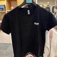 [S] MOSCHINO FRONT HEM BEAR LOGO LINE SHORT SLEEVE T-SHIRT,BLACK, ZUA1920-9008-0555 (SM366)