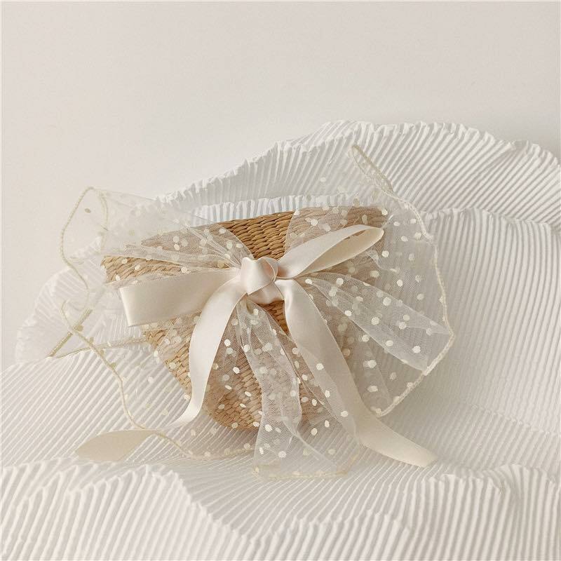 A127BN_FW22 白色波點紗紗蝴蝶結草織斜孭袋