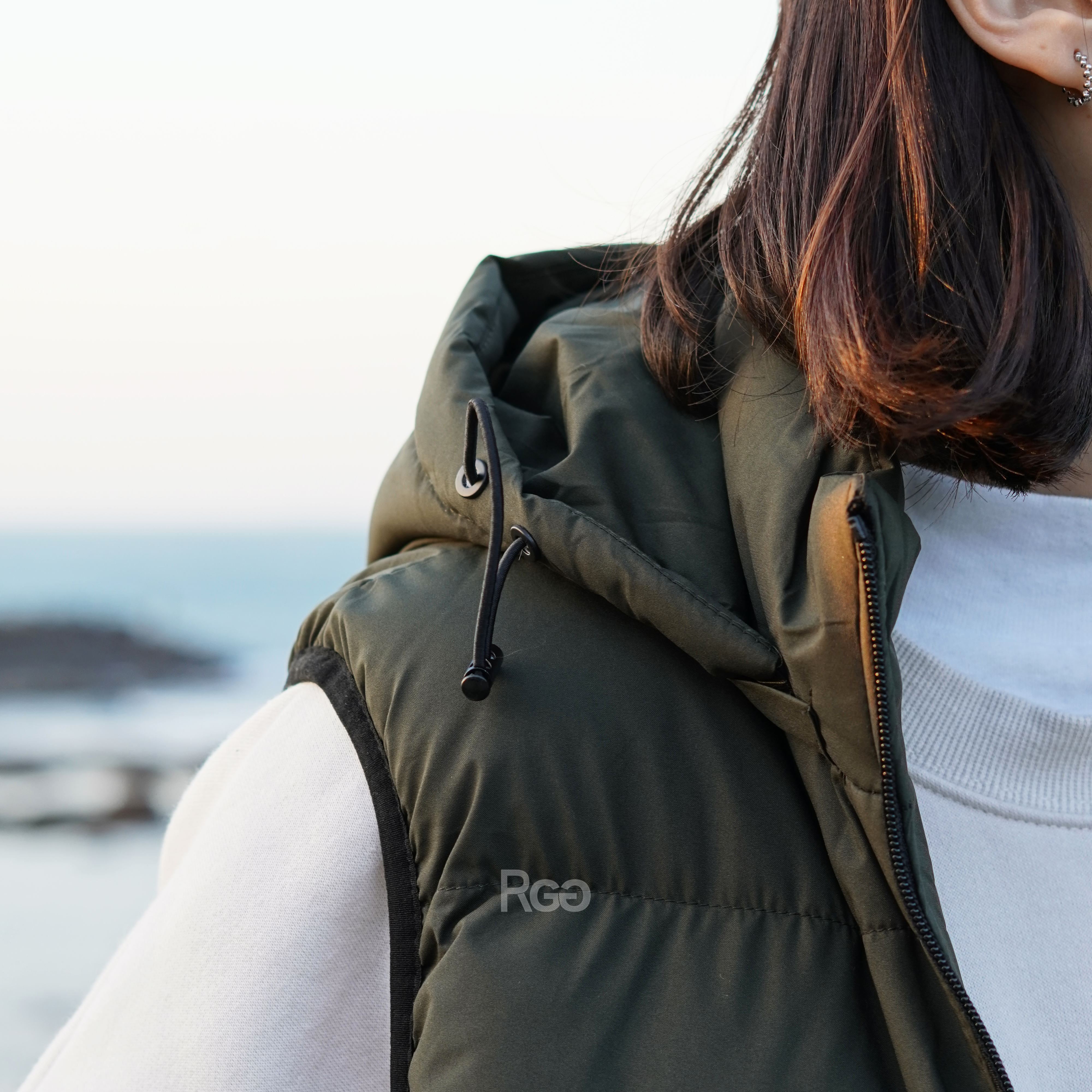 可拆式連帽鋪棉背心帽子細節照