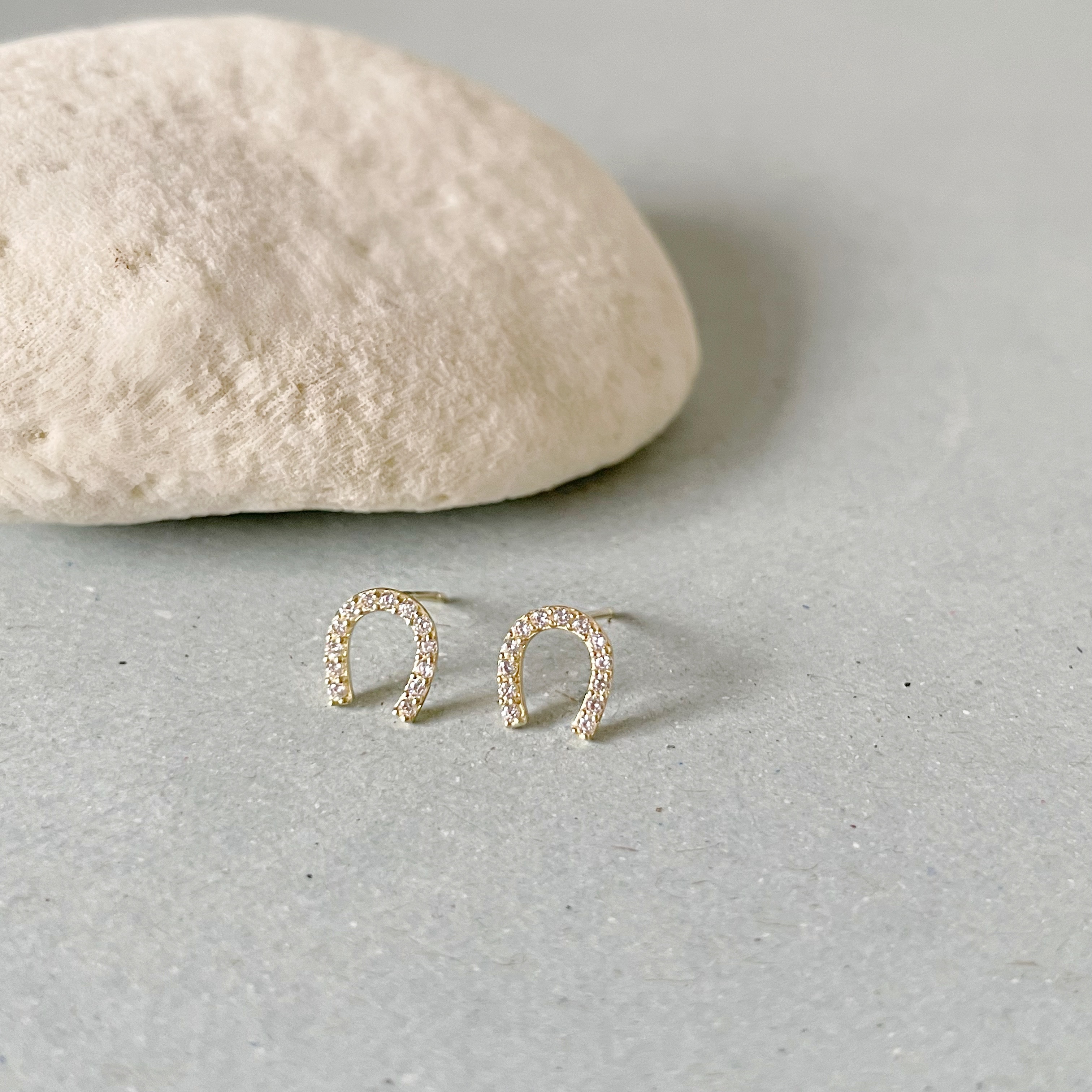 10K馬蹄鋯石耳環