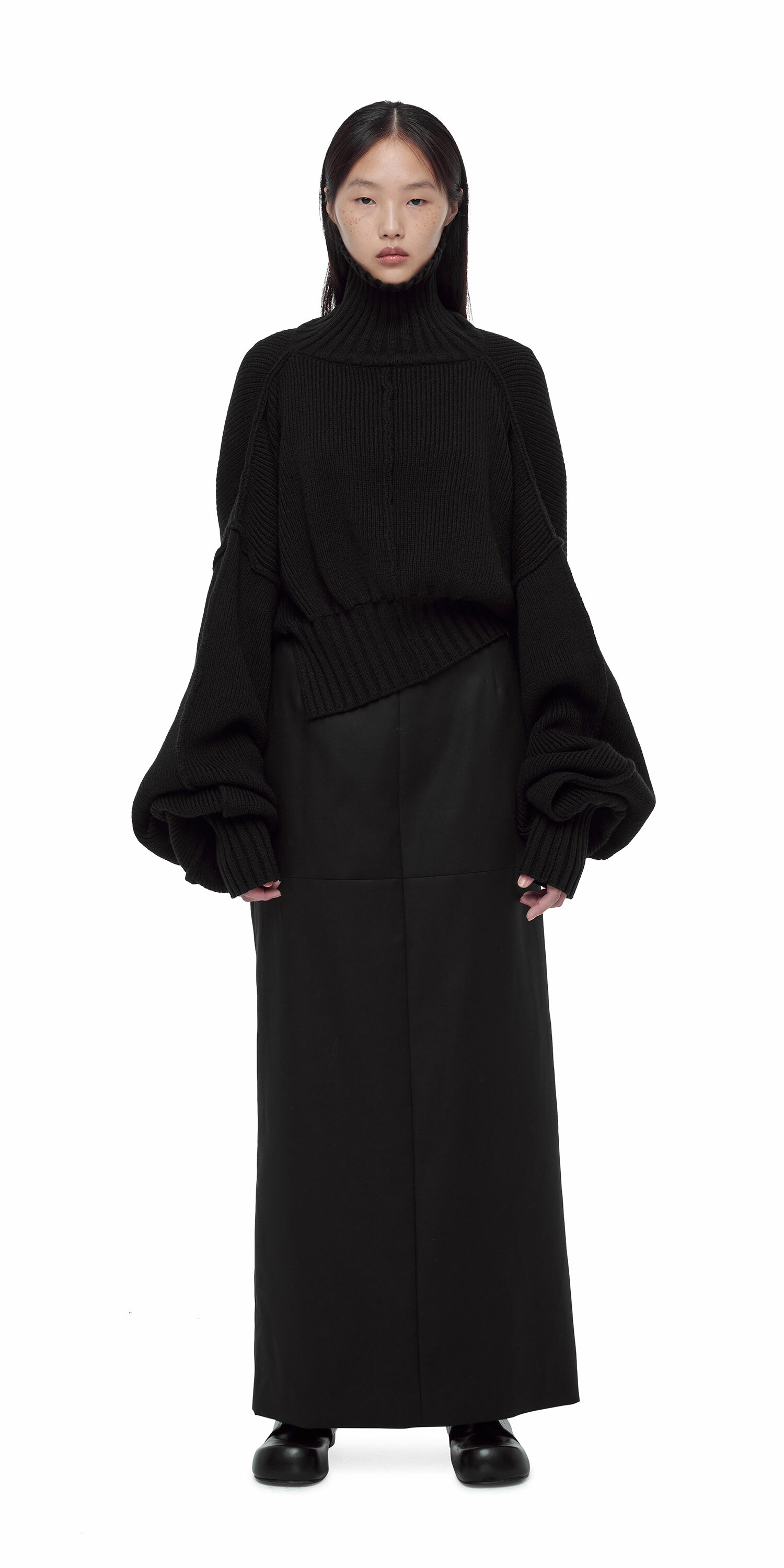 arc us arkus - AW22 | BLACK OVERSIZED KNIT SHORT TURTLE