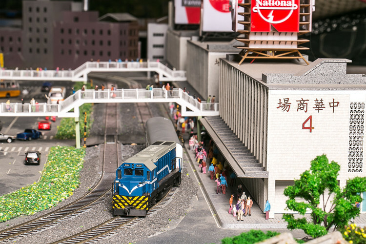 高雄 哈瑪星台灣鐵道館 中華商場