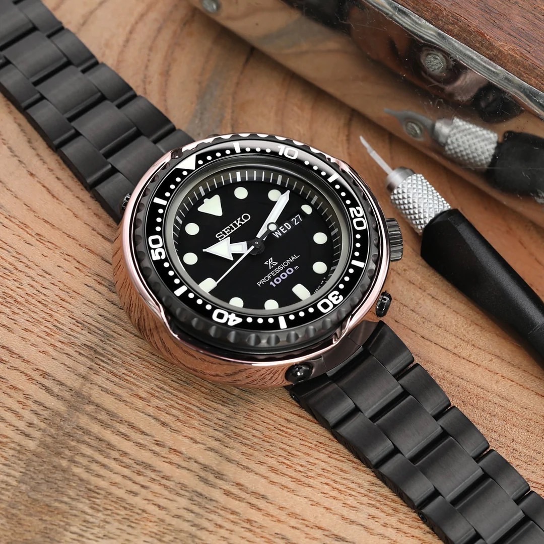 萬年鐘錶 - 太空人錶帶 SEIKO Tuna鮪魚罐頭 21.5mm代用超級三板式錶帶   21.5mm專用  全黑色實心不鏽鋼錶帶  SS211820BLC044