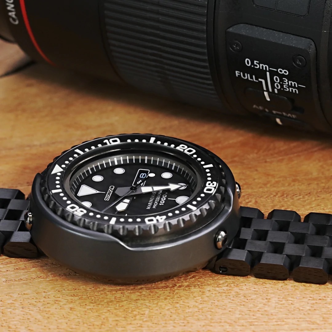 萬年鐘錶 - 太空人錶帶 SEIKO sumo小MM專用錶帶   碳黑色工程師實心不鏽鋼錶帶 SS212220BLC034