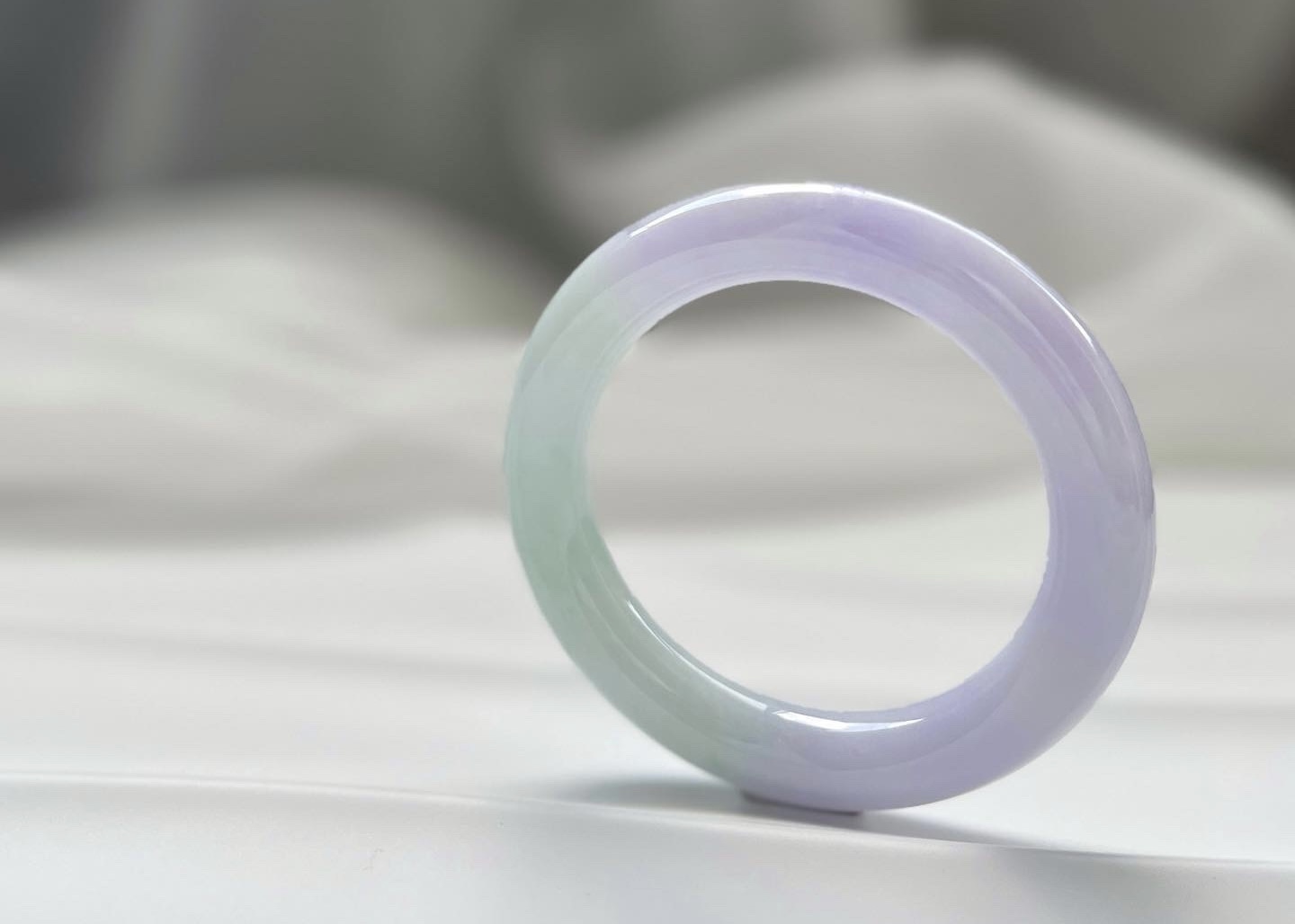 膠潤春彩圓骨鐲