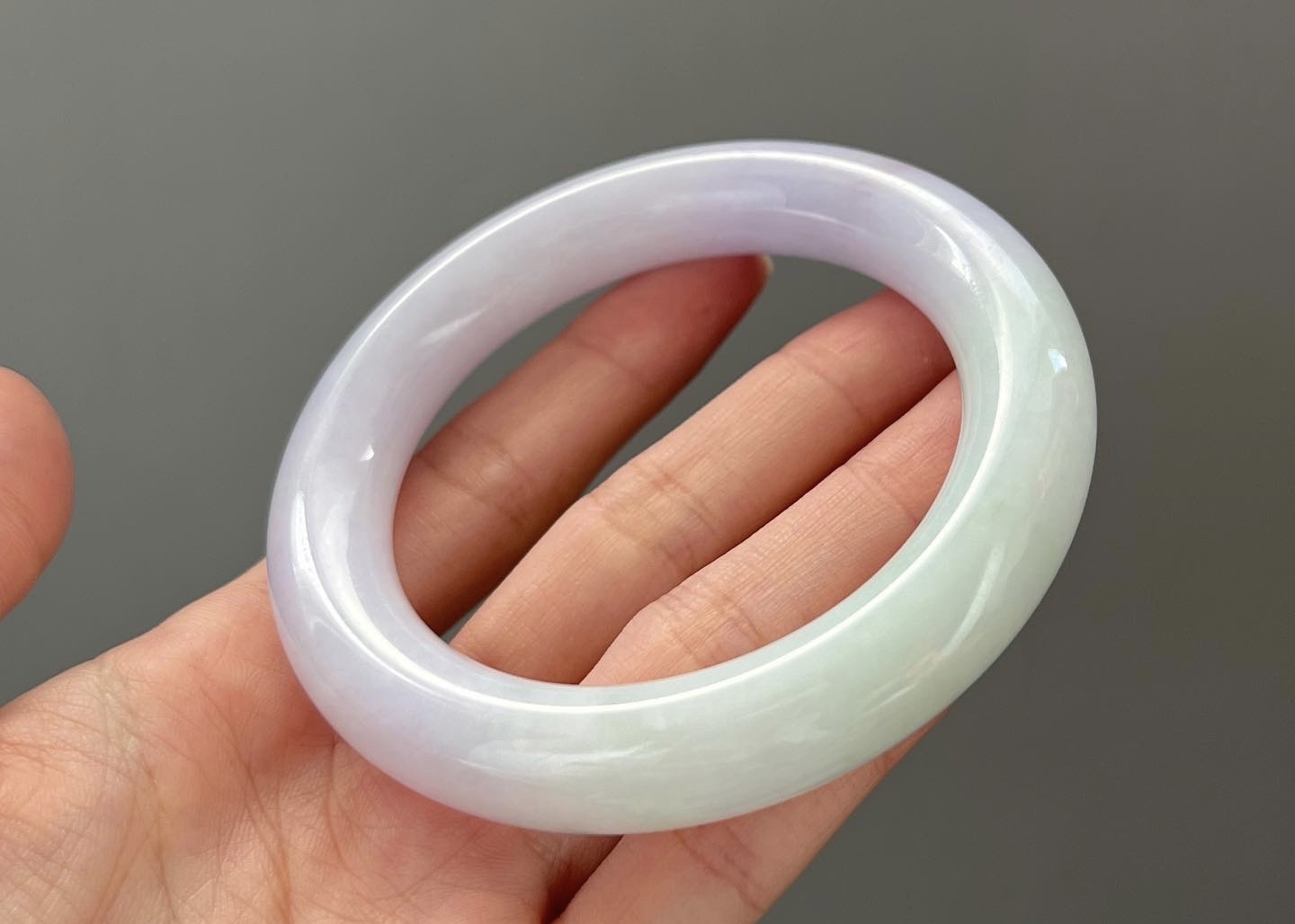 膠潤春彩圓骨鐲