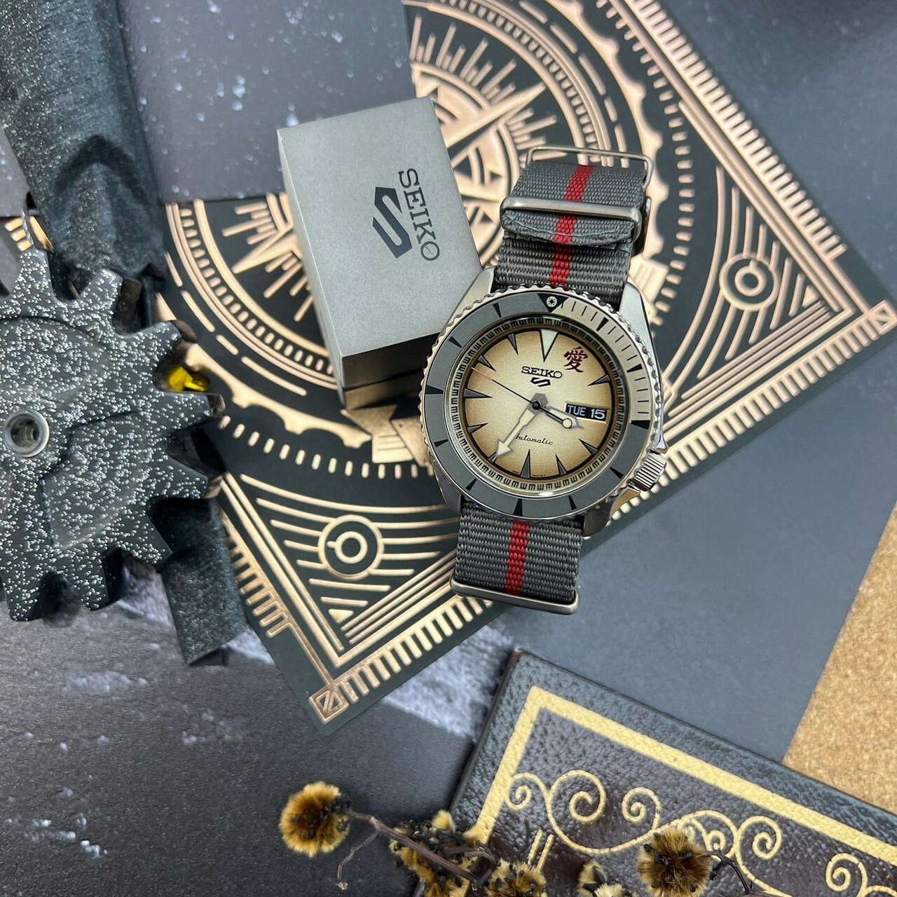 【SEIKO 精工】5 Sports系列 我愛羅 聯名機械錶  4R36-09J0B 42.5mm 現代鐘錶