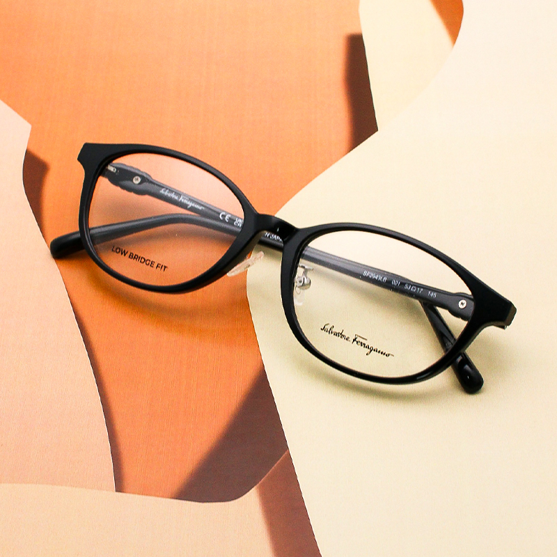 Salvatore Ferragamo菲拉格慕眼鏡—半圓環狀金屬設計淑女橢圓細節 