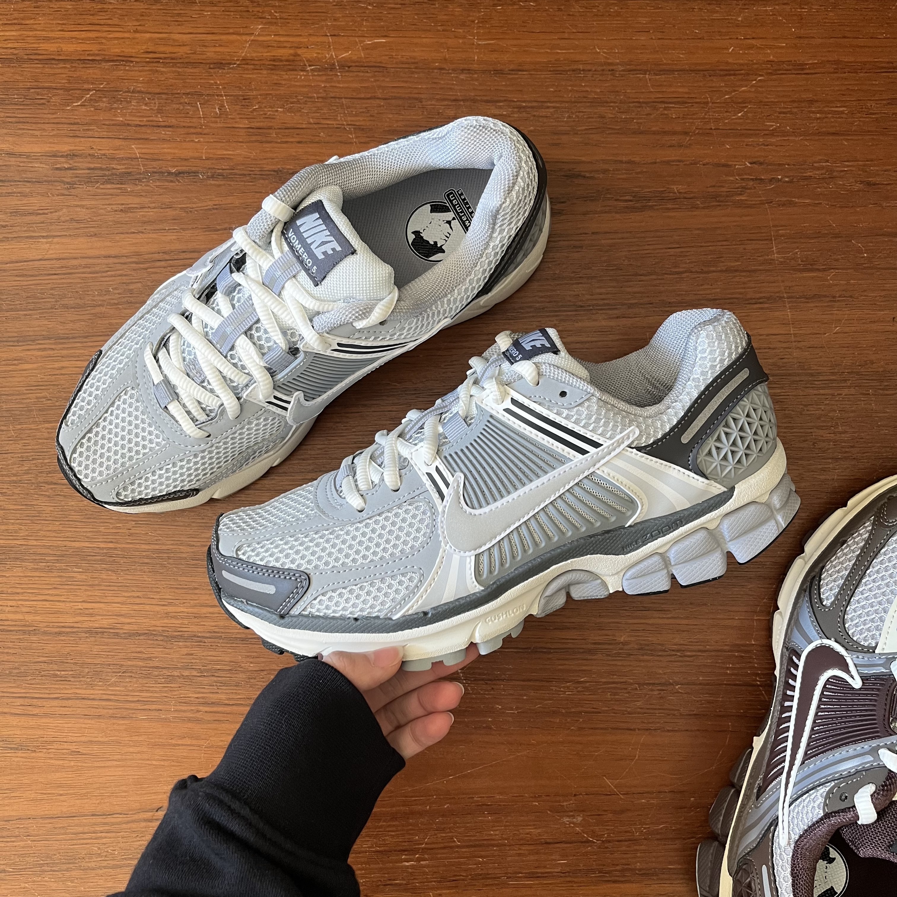 Nike Zoom Vomero 5 元祖灰