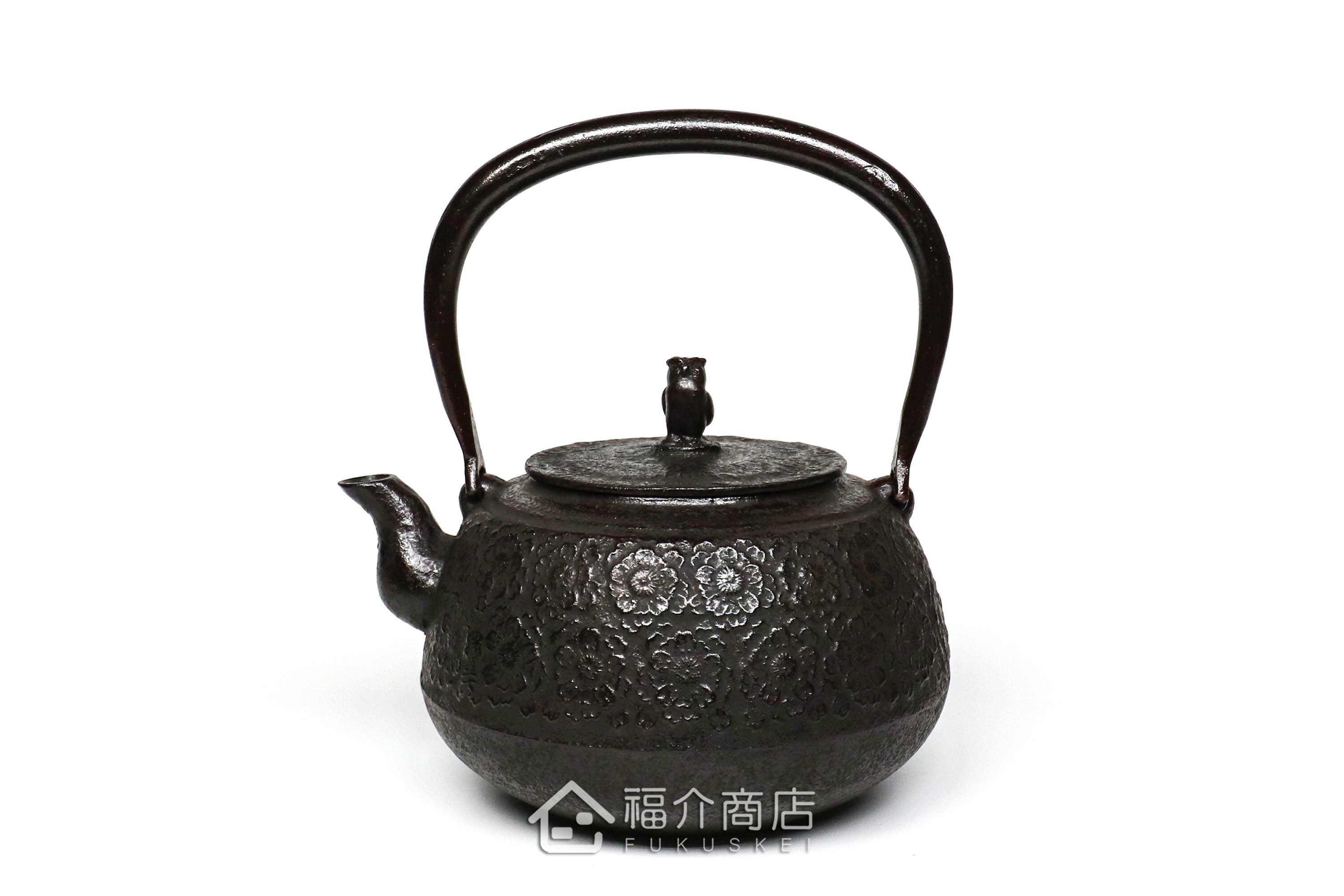 佐藤勝芳所製作的日本鐵壺,壺身設計櫻花圖紋