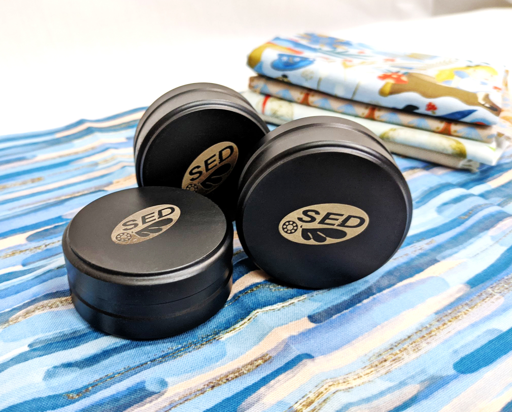 SED『黑金馬卡龍』布鎮