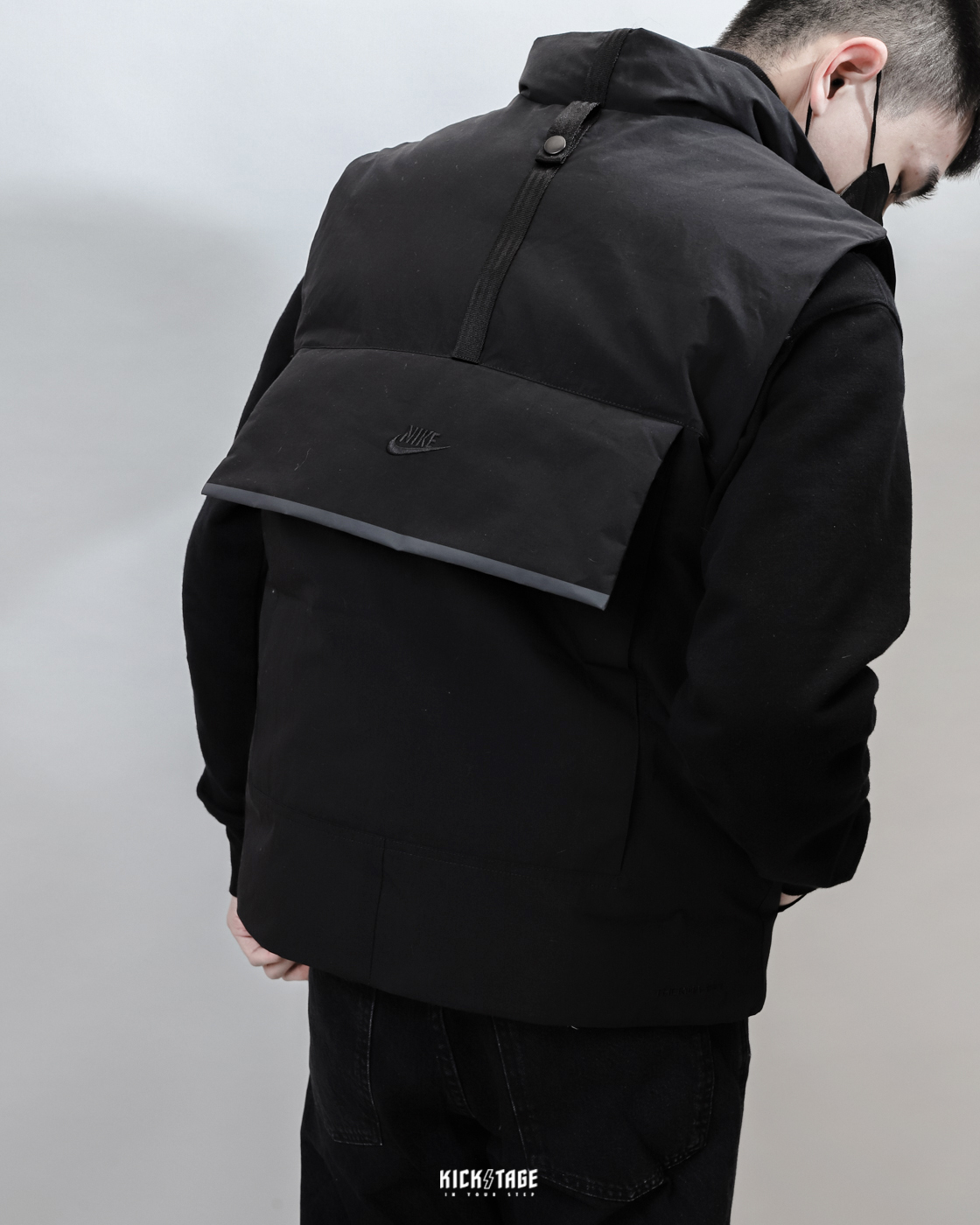 **特價商品售出不退換**男款 NIKE NSW THERMA-FIT TECH PACK 黑色 大口袋 工裝 保暖 背心【DQ4305-010】