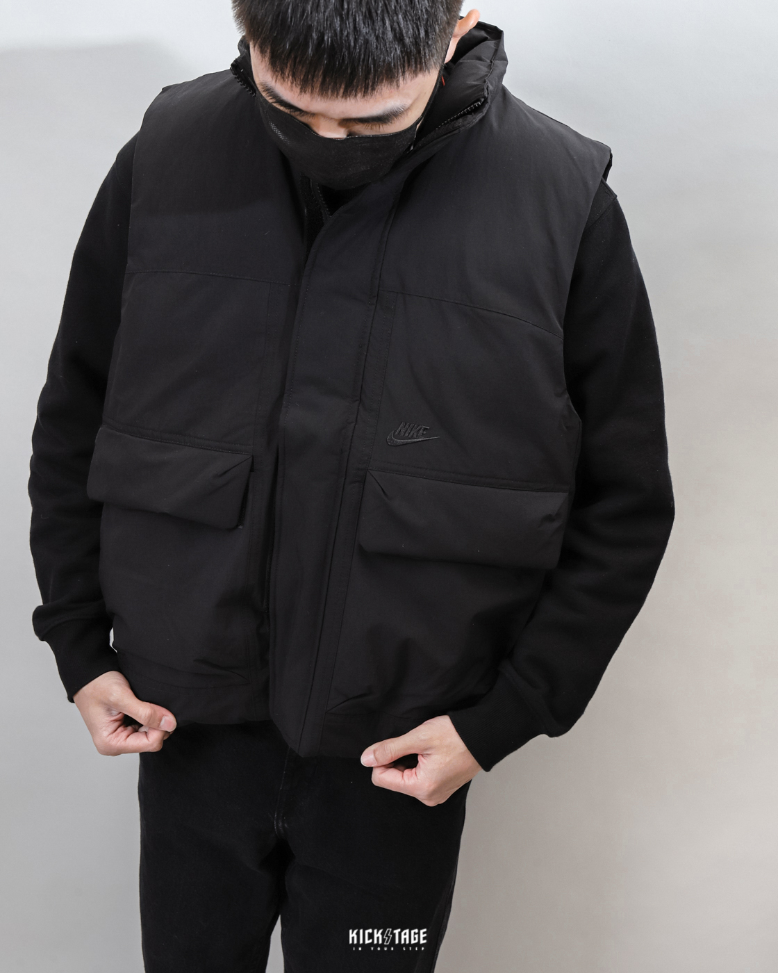 **特價商品售出不退換**男款 NIKE NSW THERMA-FIT TECH PACK 黑色 大口袋 工裝 保暖 背心【DQ4305-010】