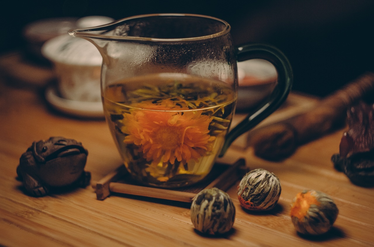 含有菊花的養生茶屬於寒性。