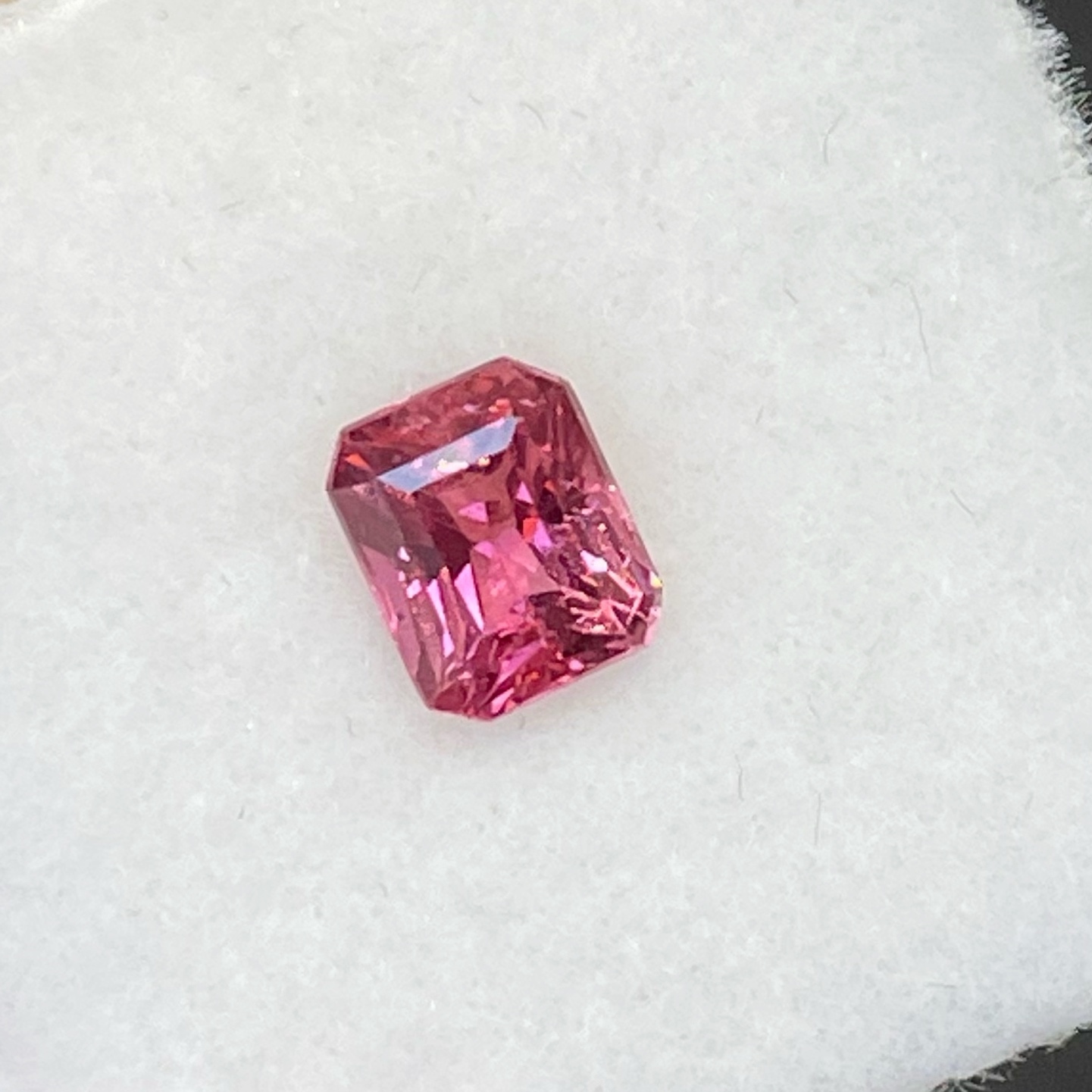 尖晶石 0.82ct 天然