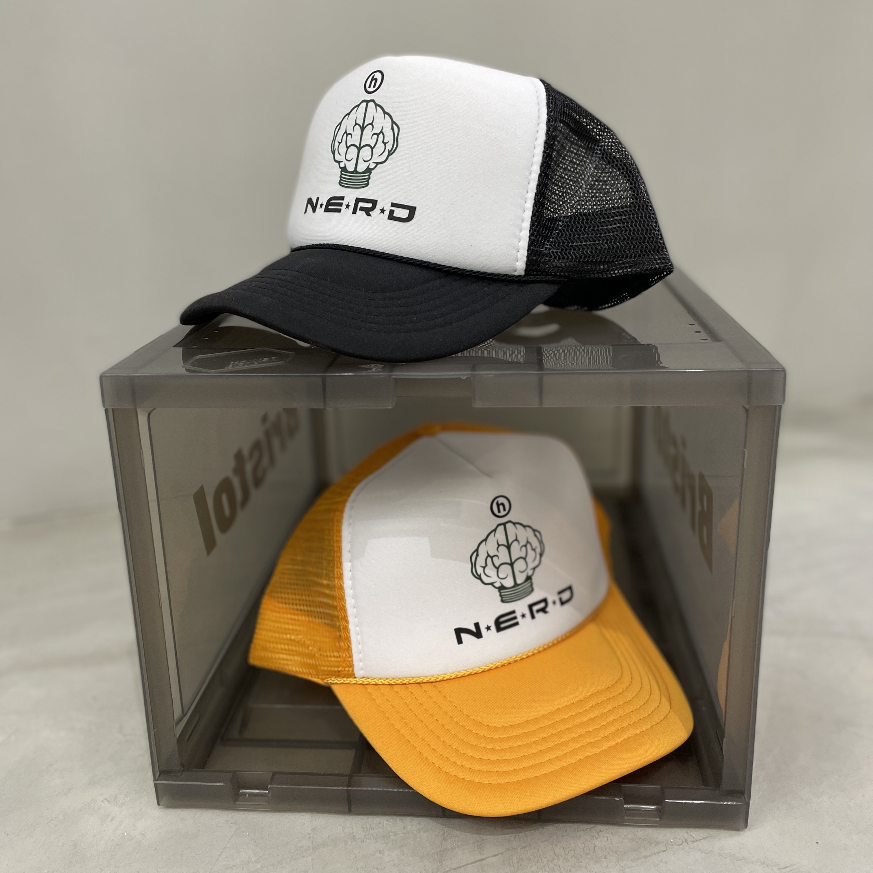 男女兼用 HIDDEN x N.E.R.D Logo Trucker Hat kids-nurie.com