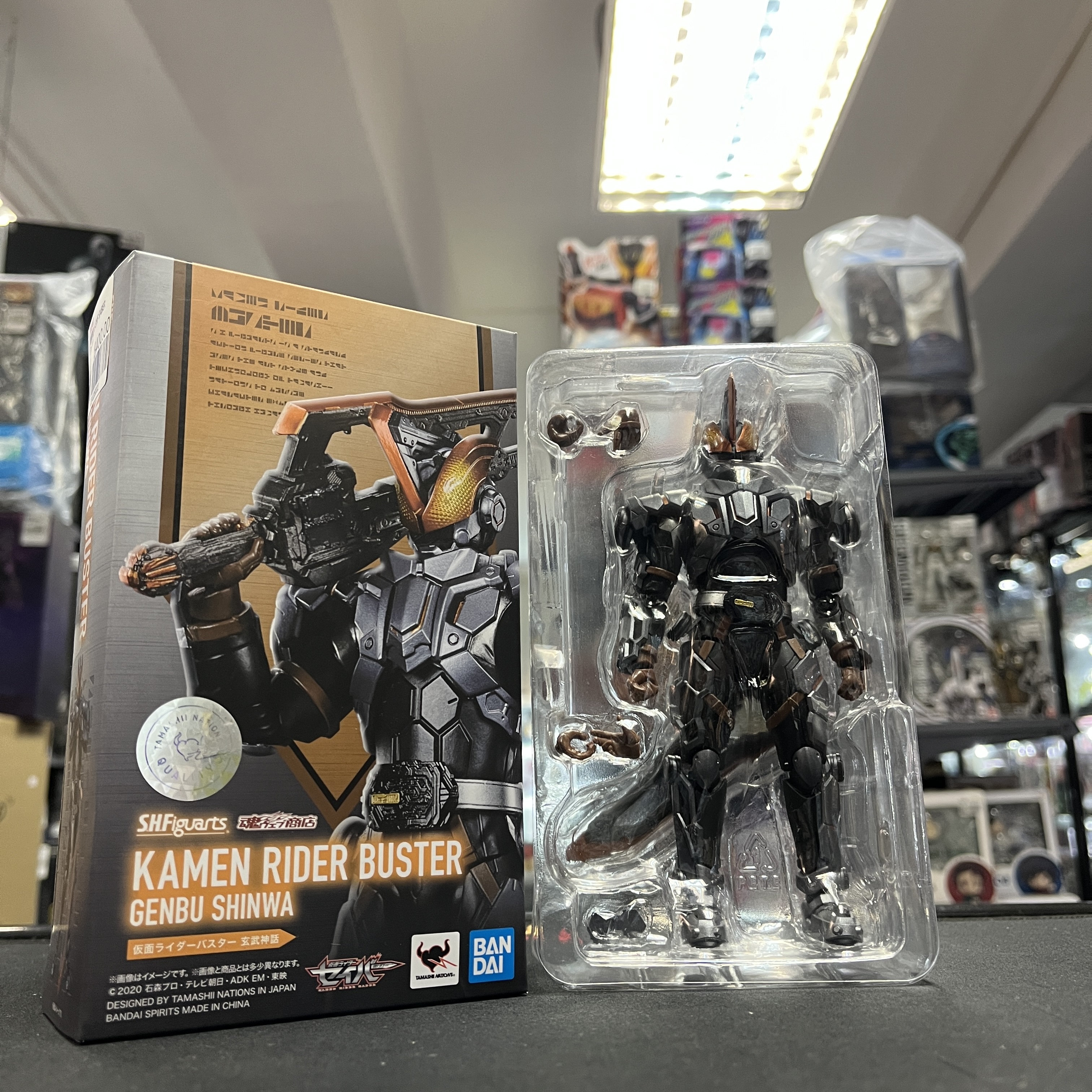 幪面超人-SHF SABER Buster