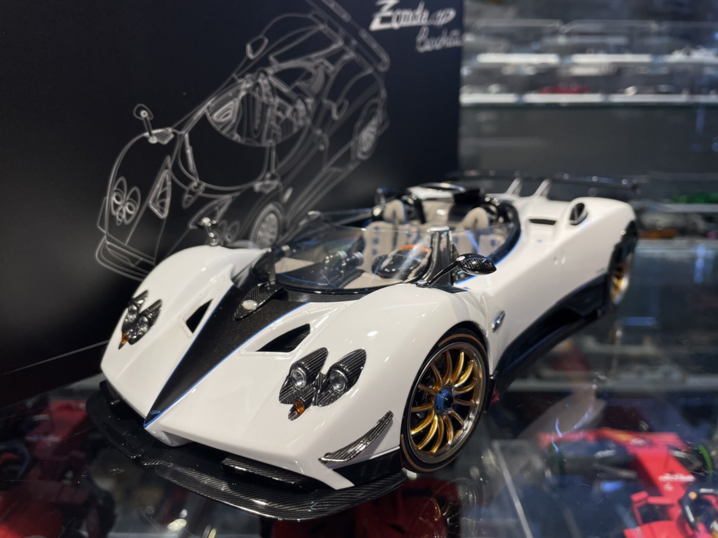 LCD Pagani Zonda HP Barchetta 白色 LCD18009WH 1/18