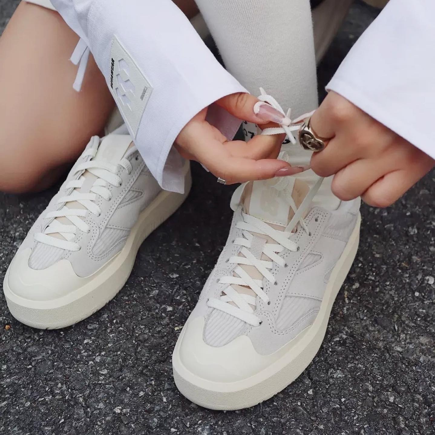 NEW BALANCE 302 NB 燈芯絨 淺灰 奶油底 CT302BB / 預購