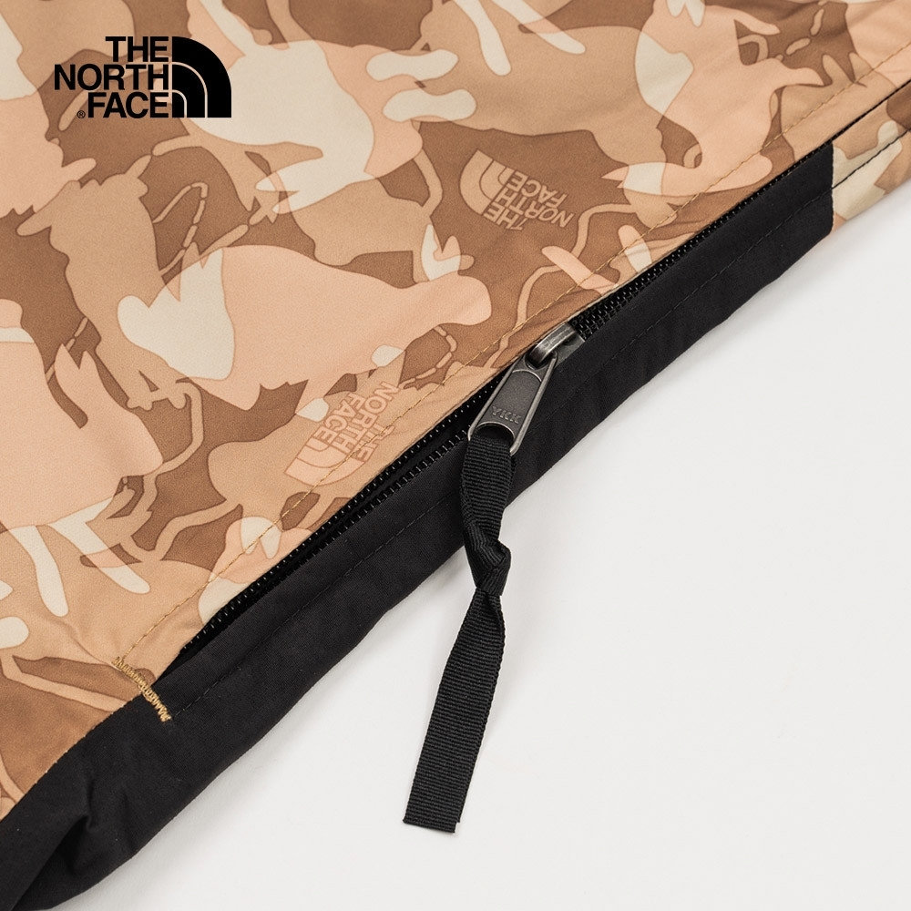 代購 THE NORTH FACE男 兔紋迷彩 防水透氣 寬鬆連帽衝鋒衣 卡其 DEC-