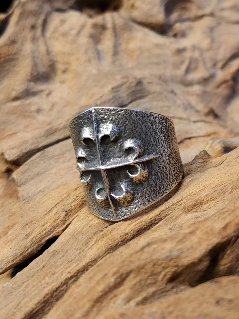 K.Yazzie -純銀鳶尾花十字戒指