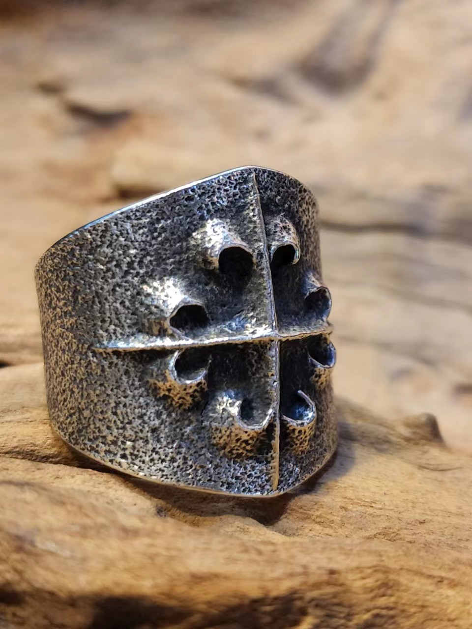 K.Yazzie -純銀鳶尾花十字戒指