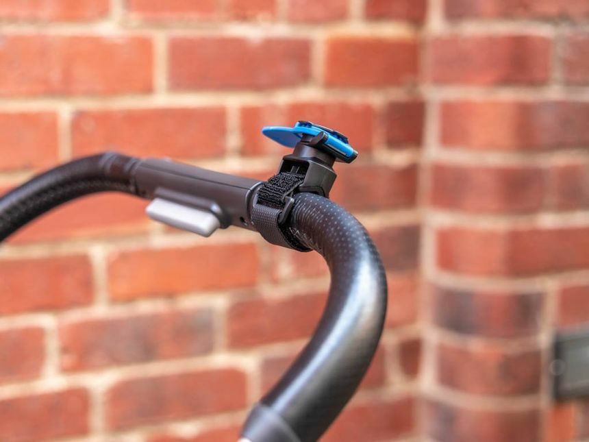 QUAD LOCK Out 前置安裝