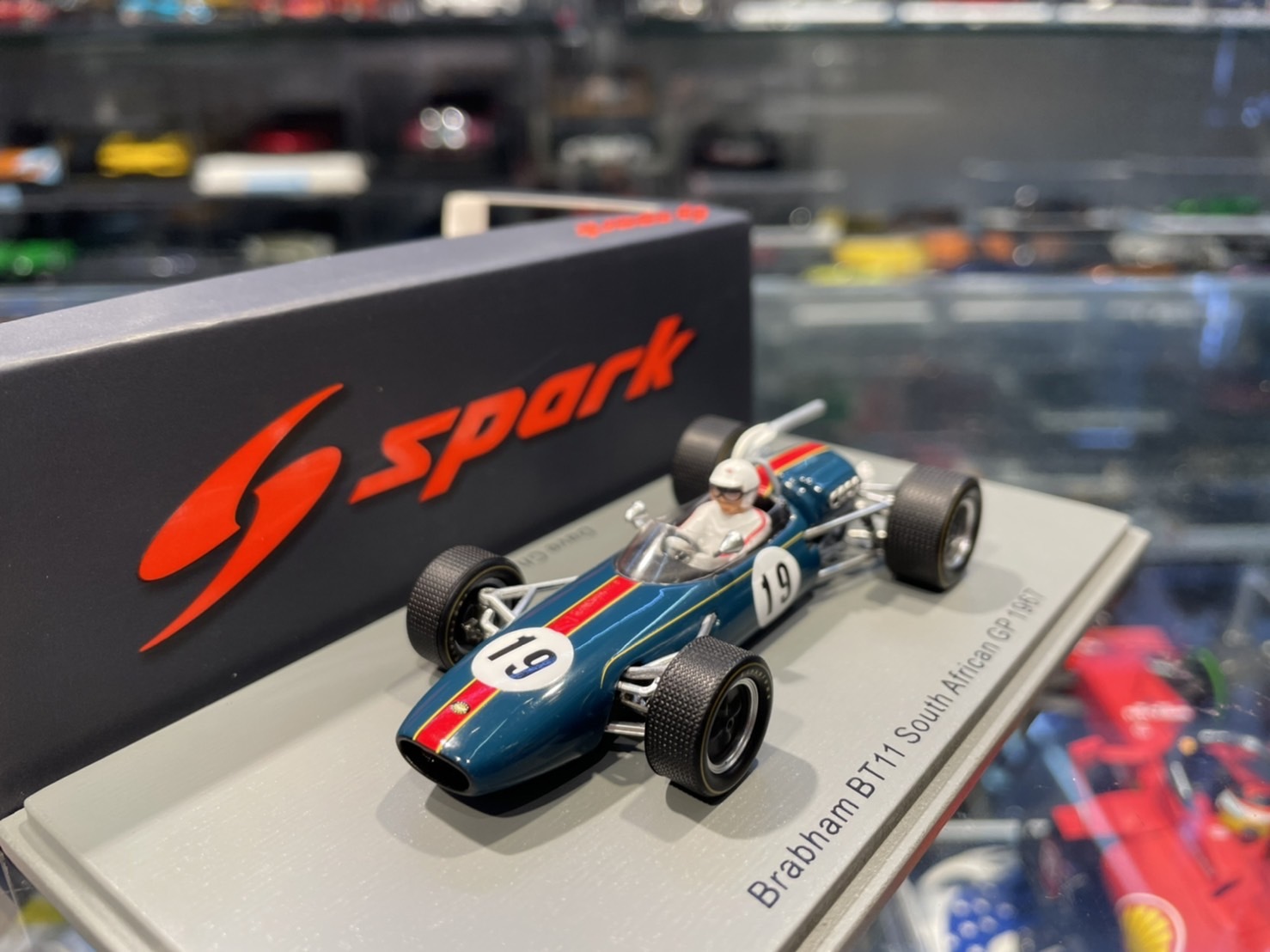 Miniature Spark S7087 Brabham BT11 N°19 GP Afrique Du Sud 1967 Dave Charlton 1/43