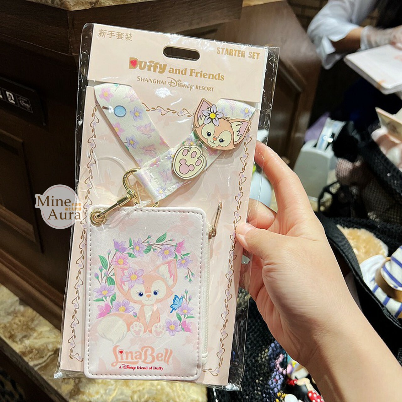 玲娜貝兒 Lina bell 新手徽章套組 拉鍊票卡夾 掛繩 -上海迪士尼樂園