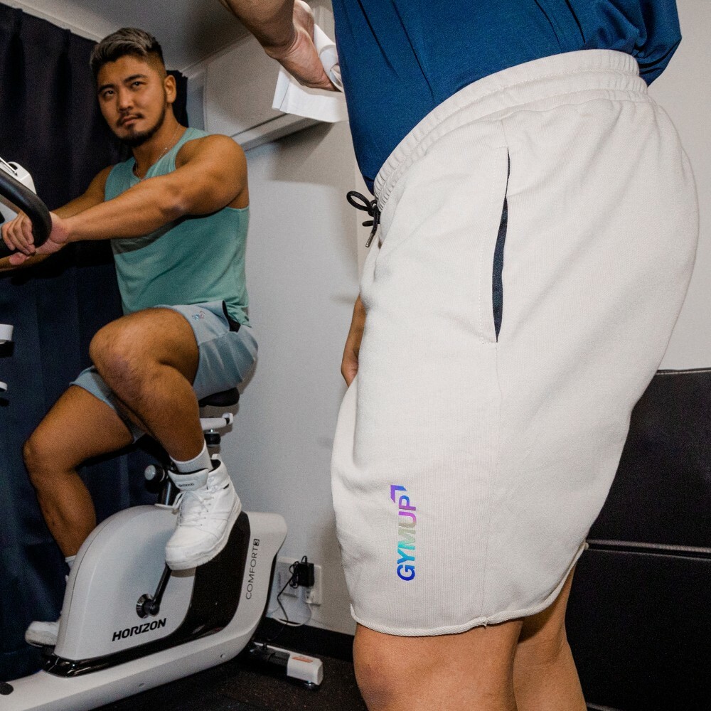 GYMUP 純棉不修邊短褲 01 卡其