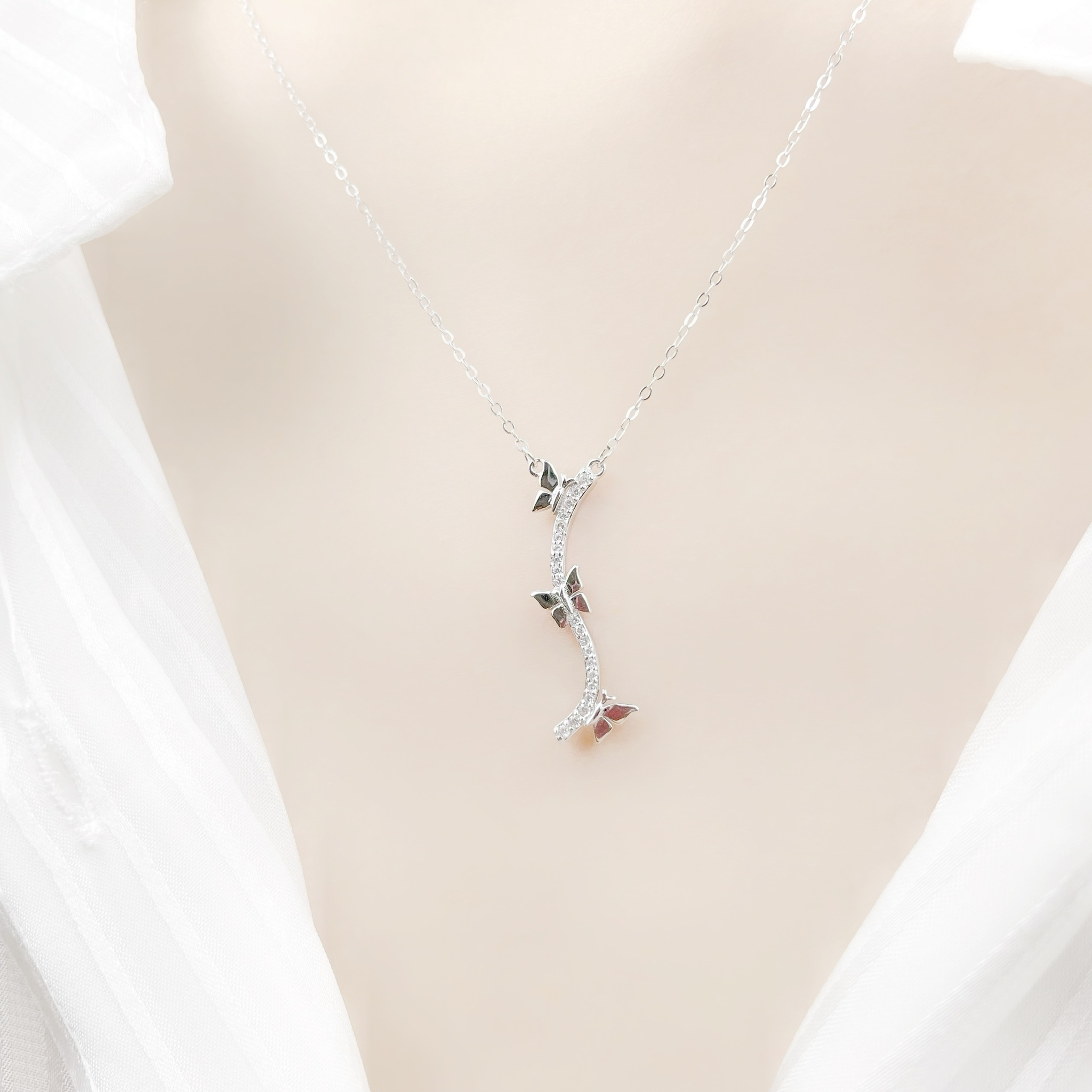 | 925 Silver | Track Of Butterfly Necklace | NE0712 |