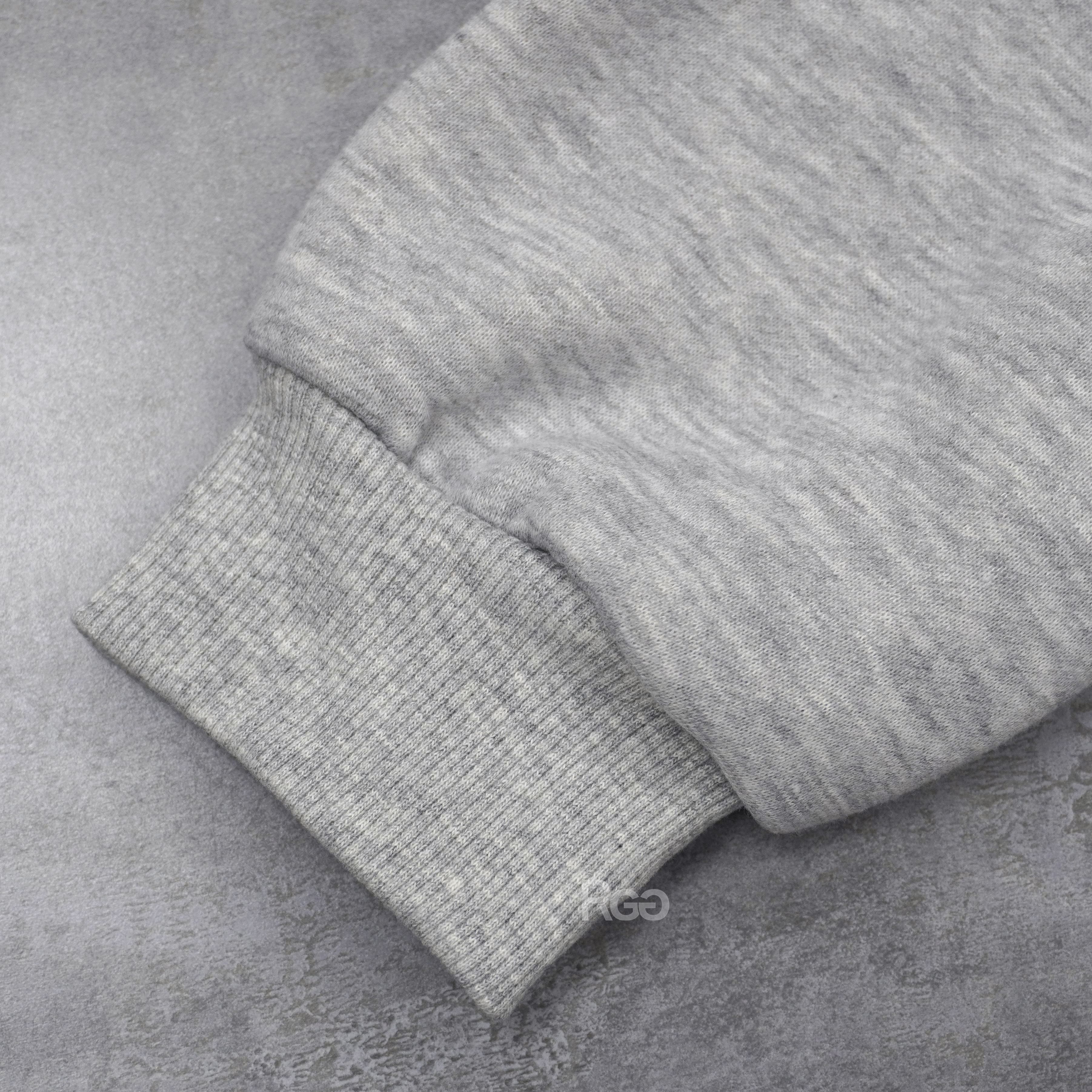 厚磅內刷毛刺繡 New York 帽T淺灰色袖口細節照